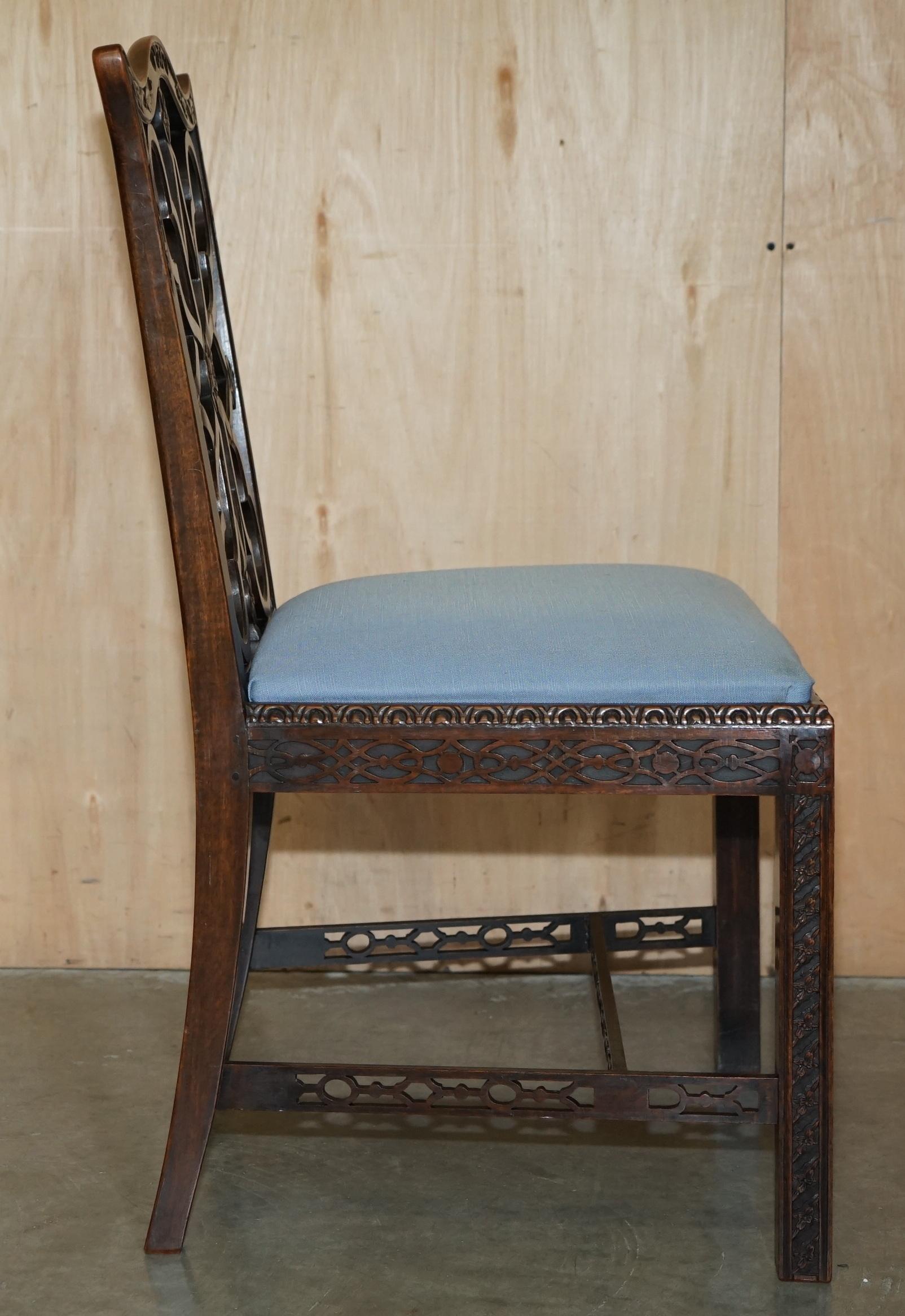 FOUR ANTIQUE COLONIAL THOMAS CHIPPENDALE HARDWOOD FRET WORK CARVED DiNING CHAIRS For Sale 5