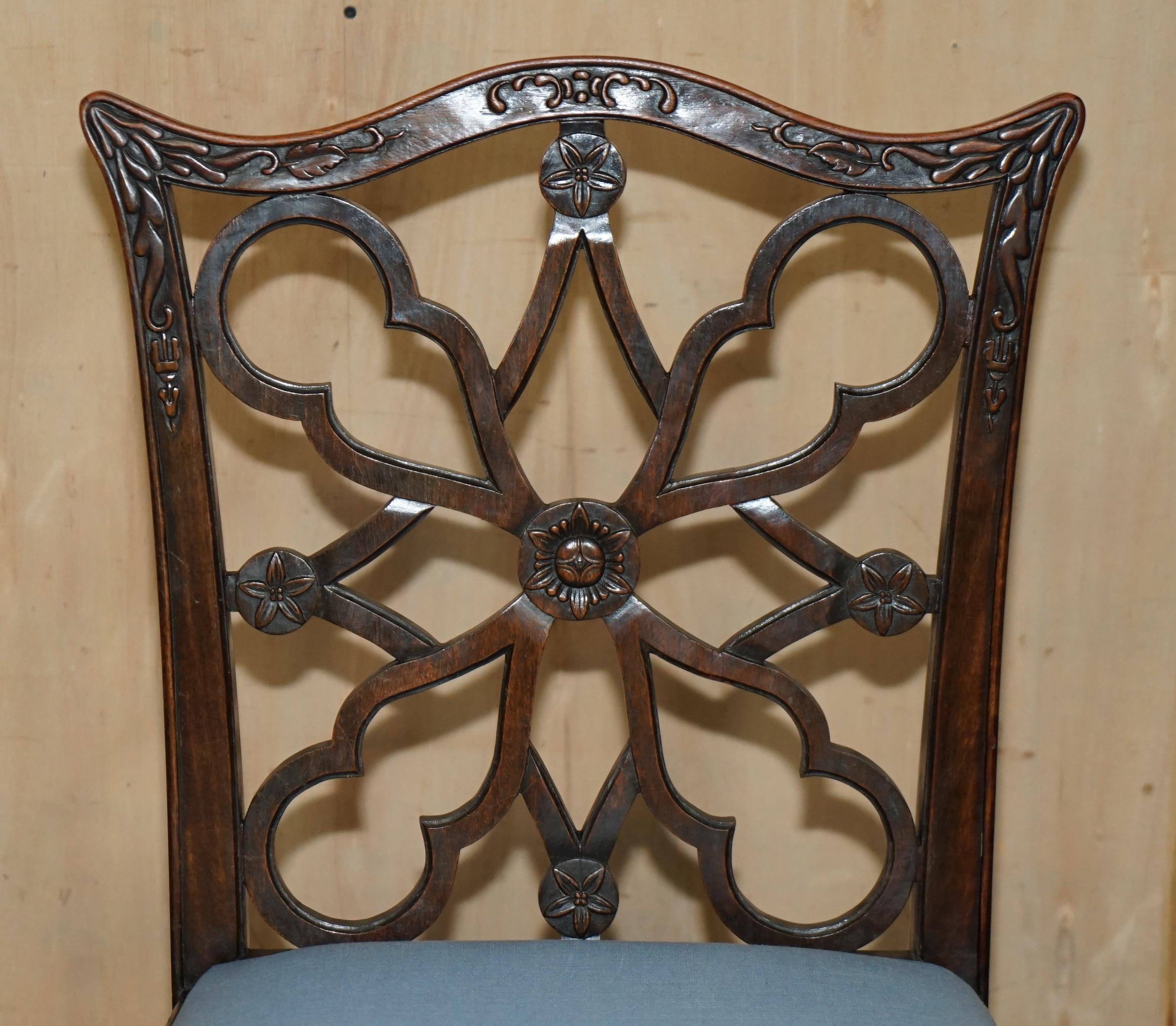 English FOUR ANTIQUE COLONIAL THOMAS CHIPPENDALE HARDWOOD FRET WORK CARVED DiNING CHAIRS For Sale