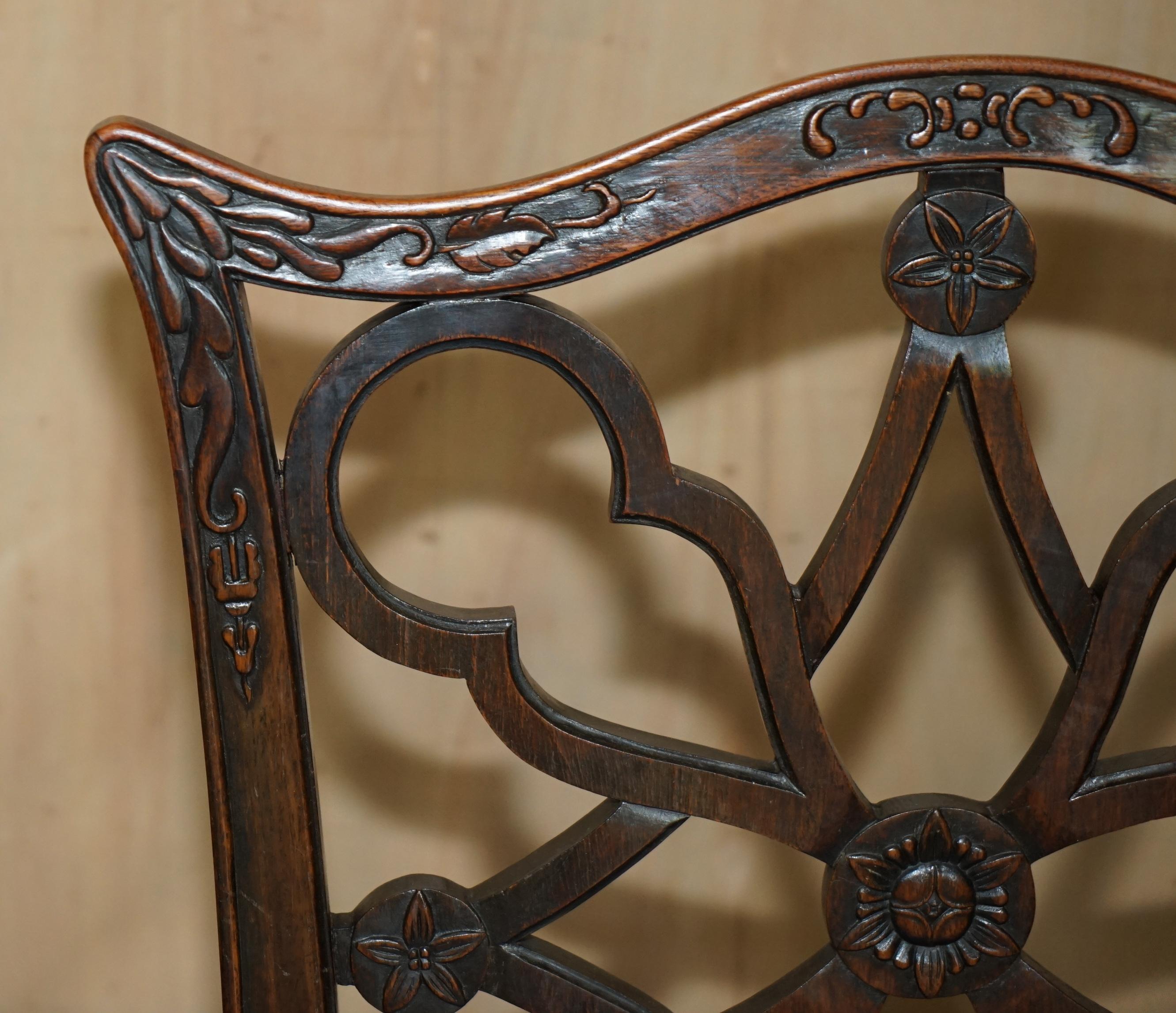 Hand-Crafted FOUR ANTIQUE COLONIAL THOMAS CHIPPENDALE HARDWOOD FRET WORK CARVED DiNING CHAIRS For Sale