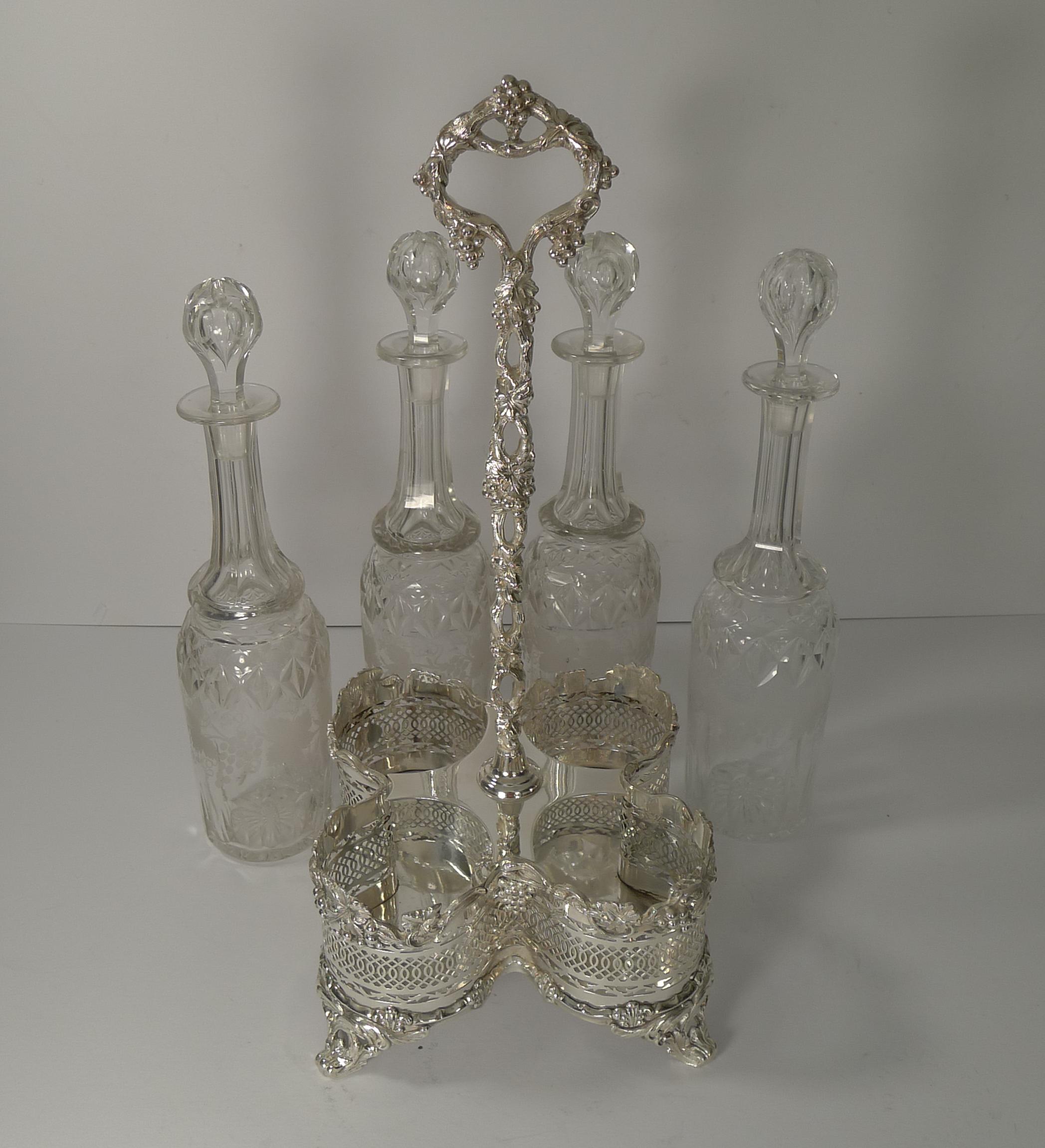 Four Antique English Wine Decanters in Stand, circa 1890 For Sale 1