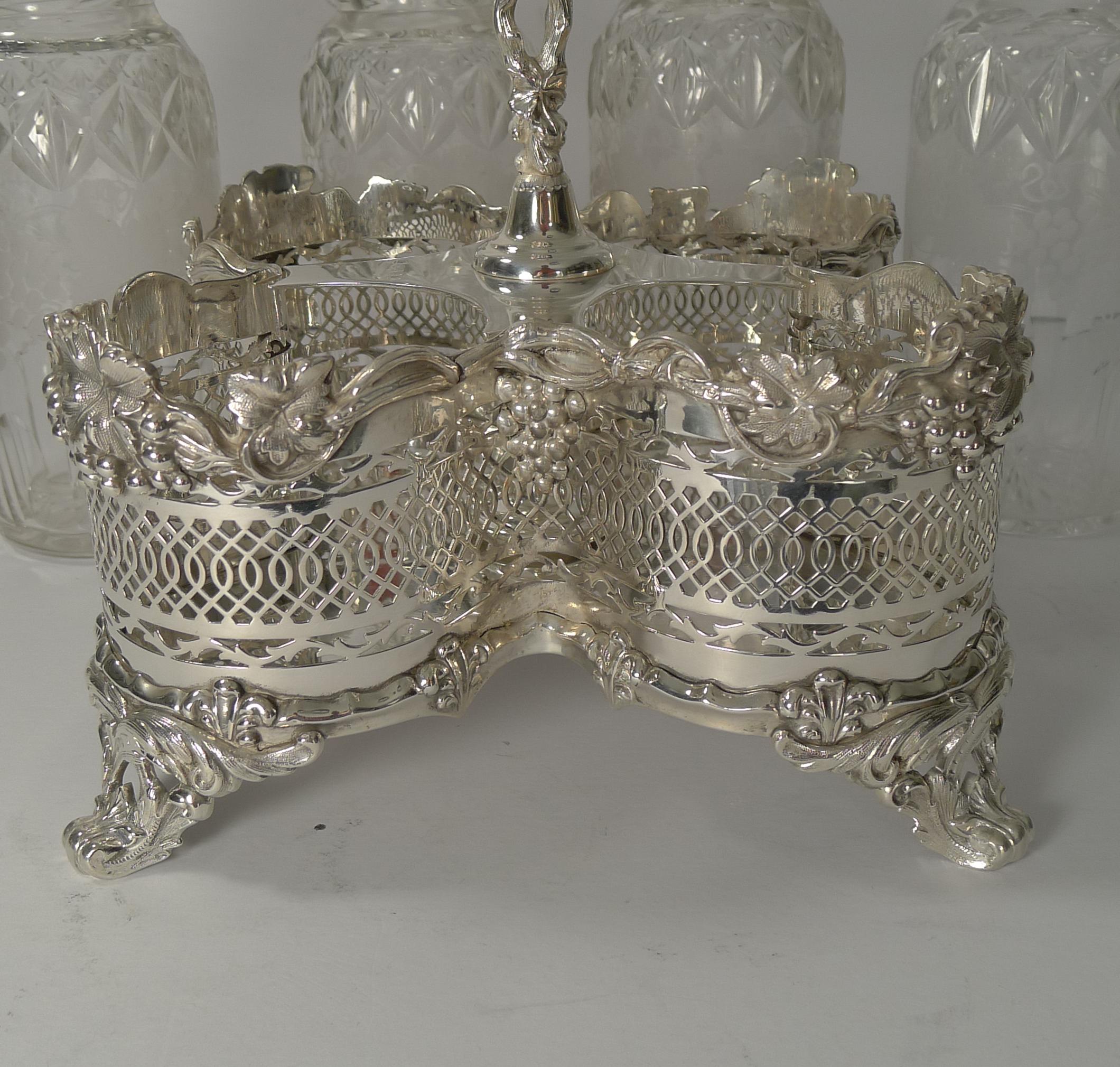 Four Antique English Wine Decanters in Stand, circa 1890 For Sale 2