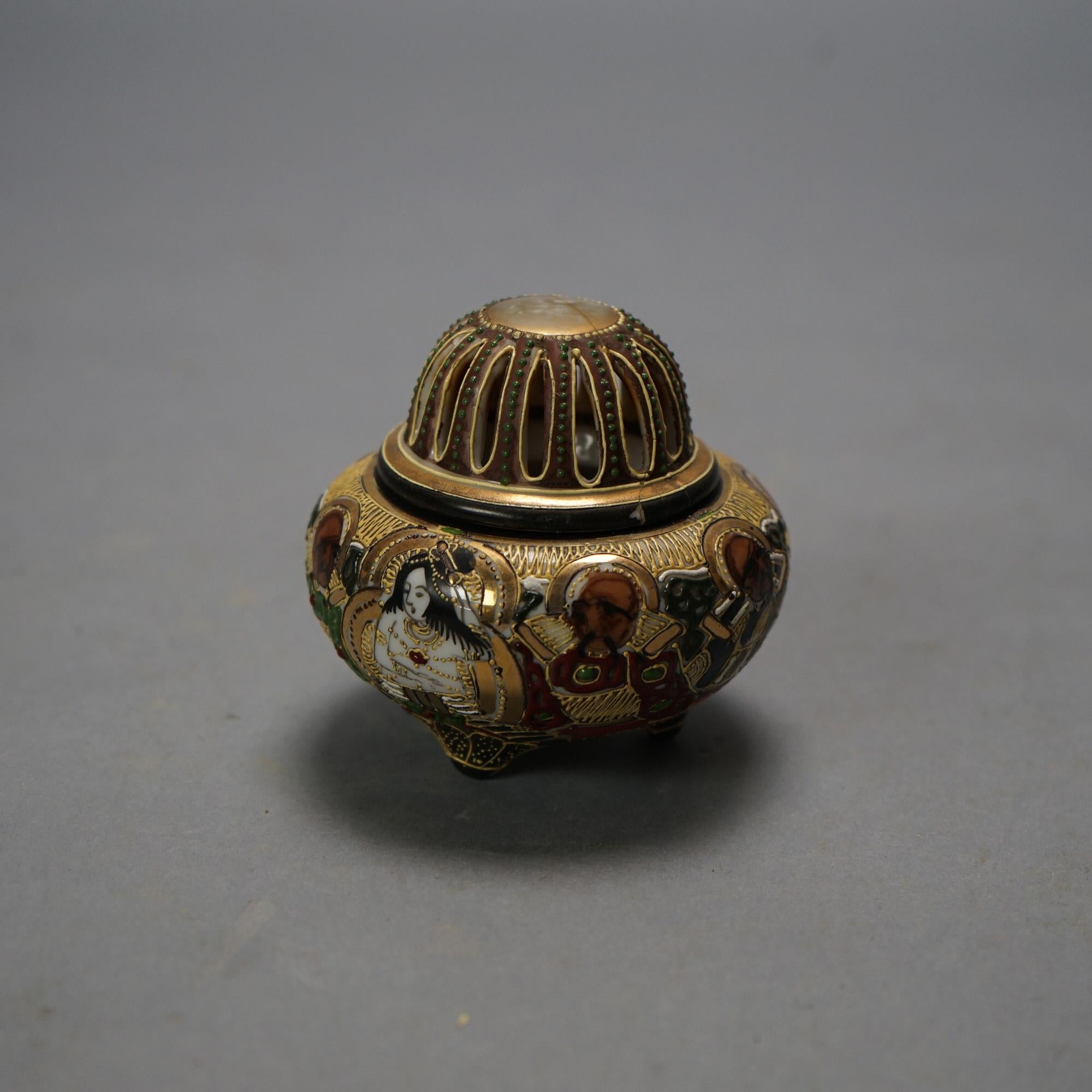 Vier antike japanische Satsuma Porzellan Vasen C1920 (Japanisch) im Angebot
