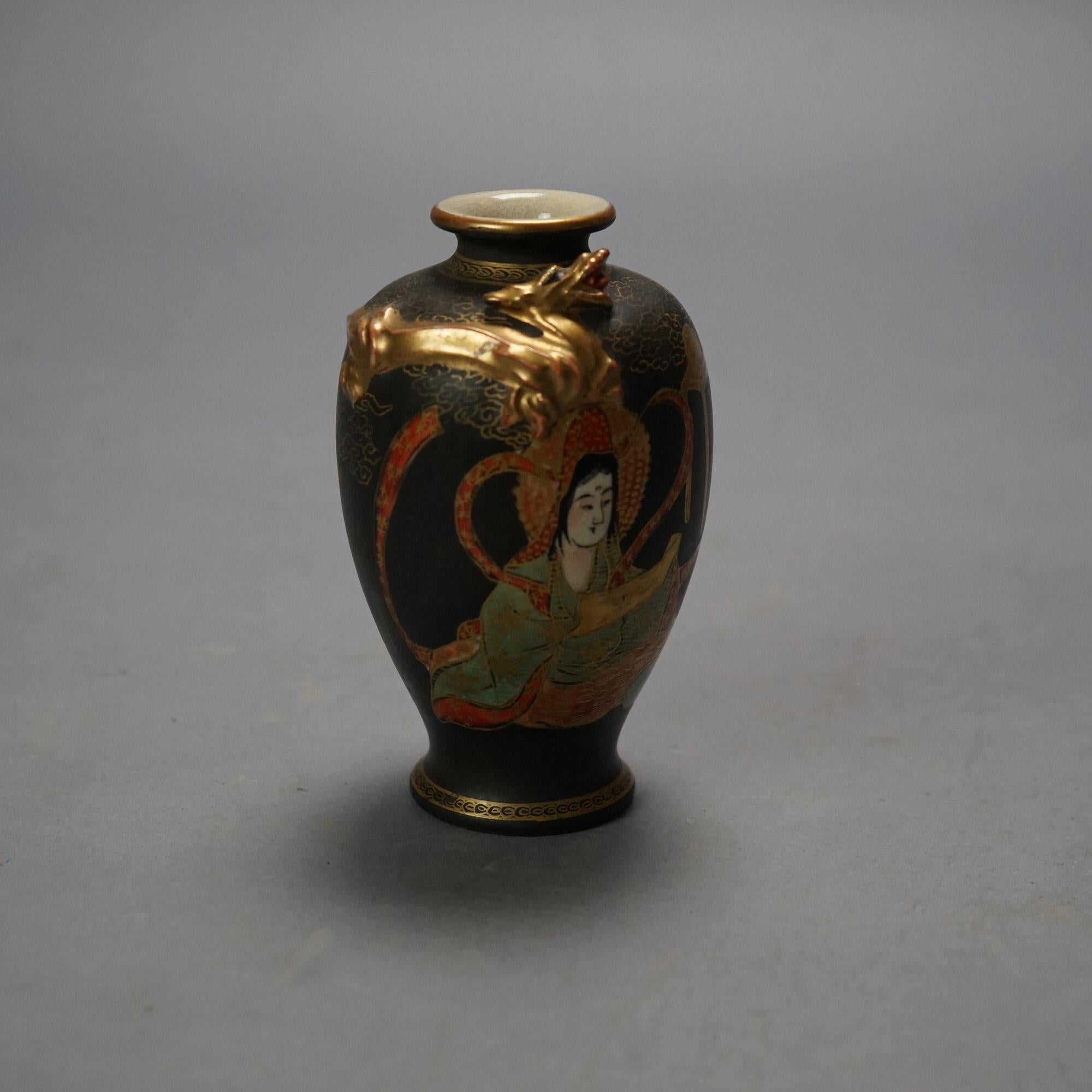 Vier antike japanische Satsuma Porzellan Vasen C1920 (Handbemalt) im Angebot