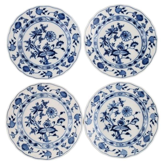 Vier antike Meissener Blaue Zwiebel Speiseteller aus handbemaltem Porzellan im Angebot