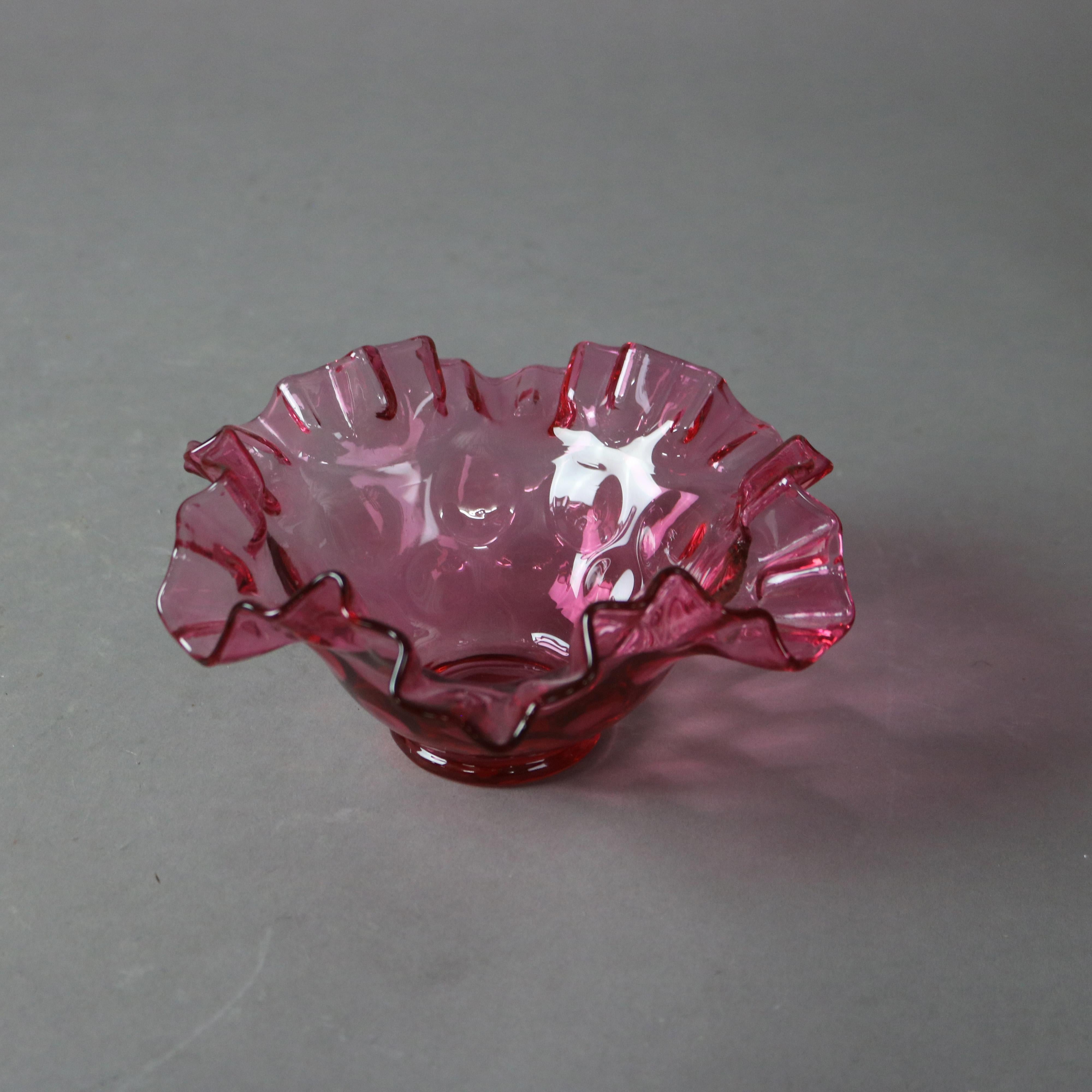 Quatre pièces anciennes en verre d'art de l'école du Mont Washington, datant de 1900

Mesures - 8,25 