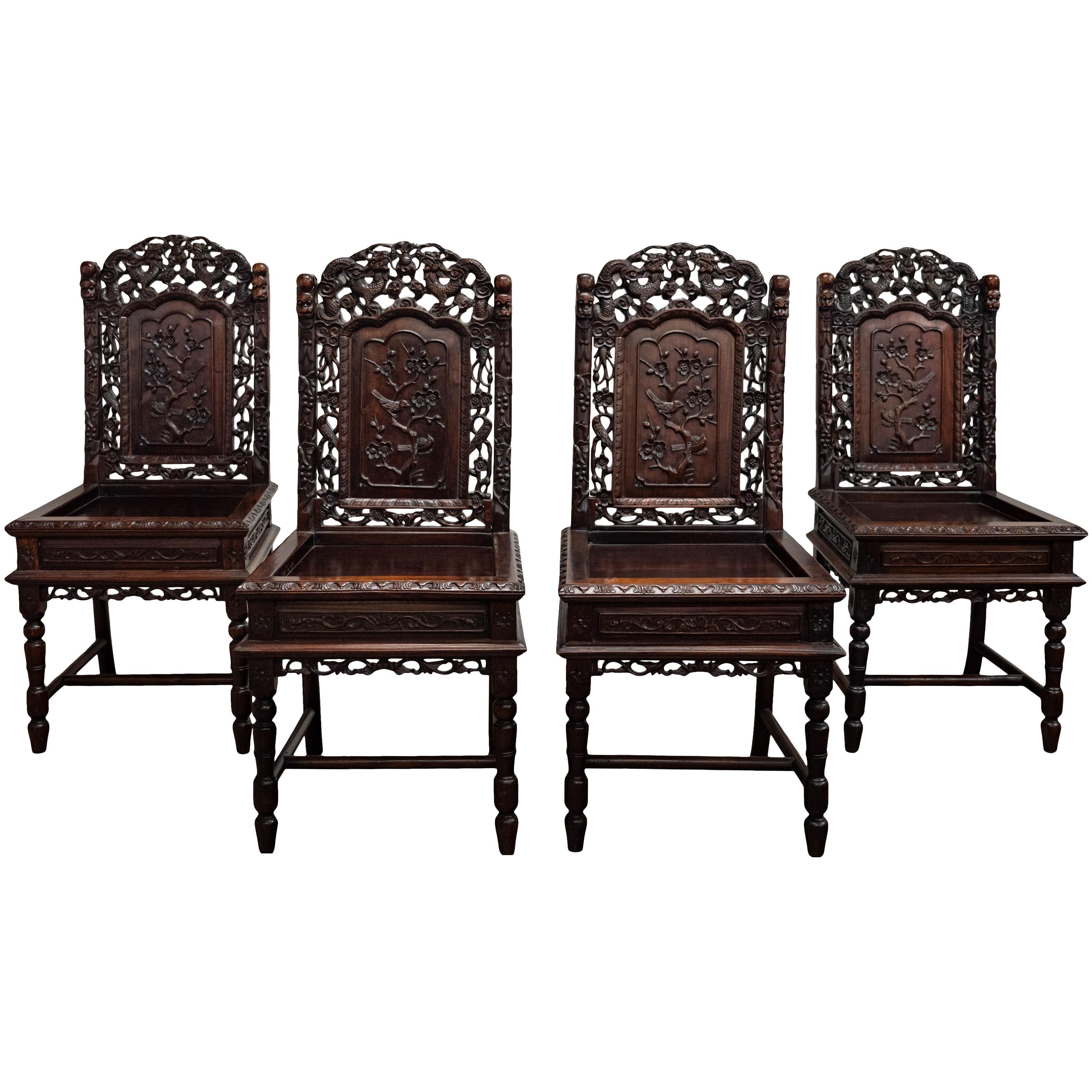Vier antike Qing Dynasty Chinese Carved Rosewood Side Dining Dragon Chairs 1880 (Rosenholz) im Angebot