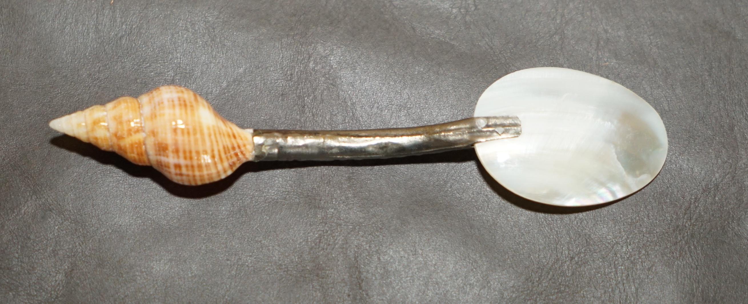 CUATRO CUCHARILLAS DE TÉ ANTIGUAS DE MADRE DE PERLA Y PLATA ESTERLINA PROBADAS CONCHUELA en venta 3