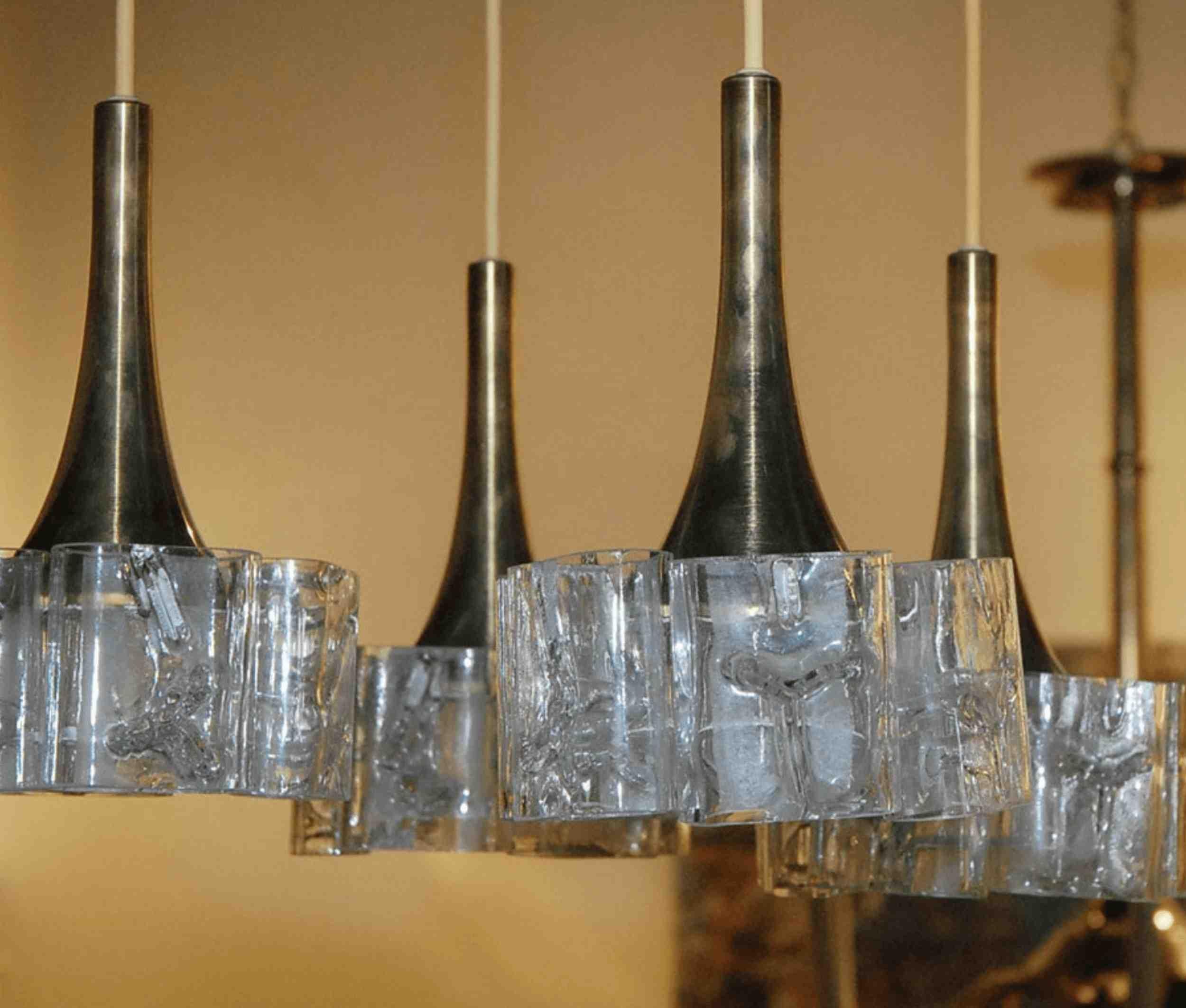 Four-arm Brass and Murano Glass Chandelier For Sale 1