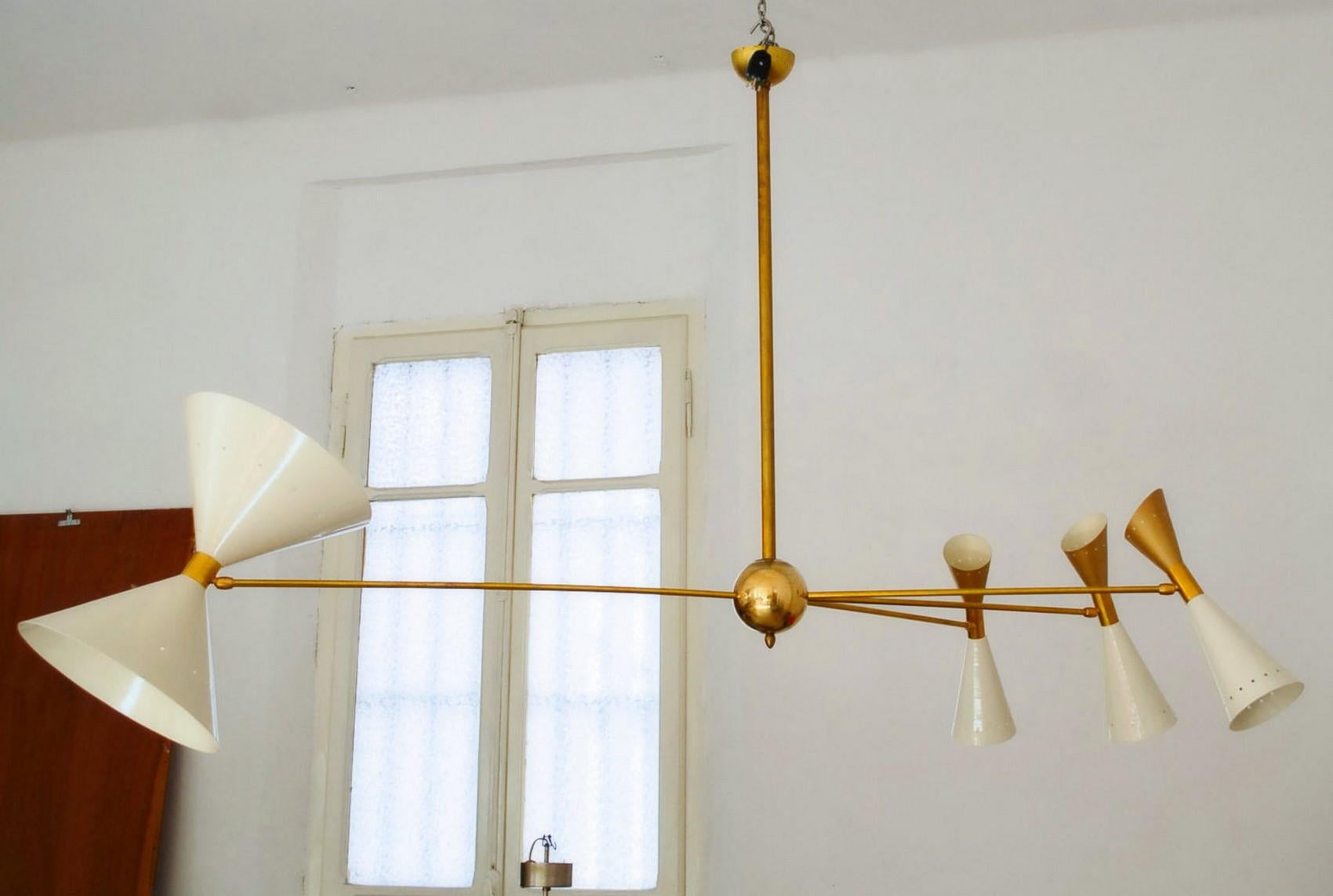 Four-Arm Brass Asymmetrical Chandelier, Ivory Gold Pivot Shades, Stilnovo Style In Excellent Condition For Sale In Tavarnelle val di Pesa, Florence