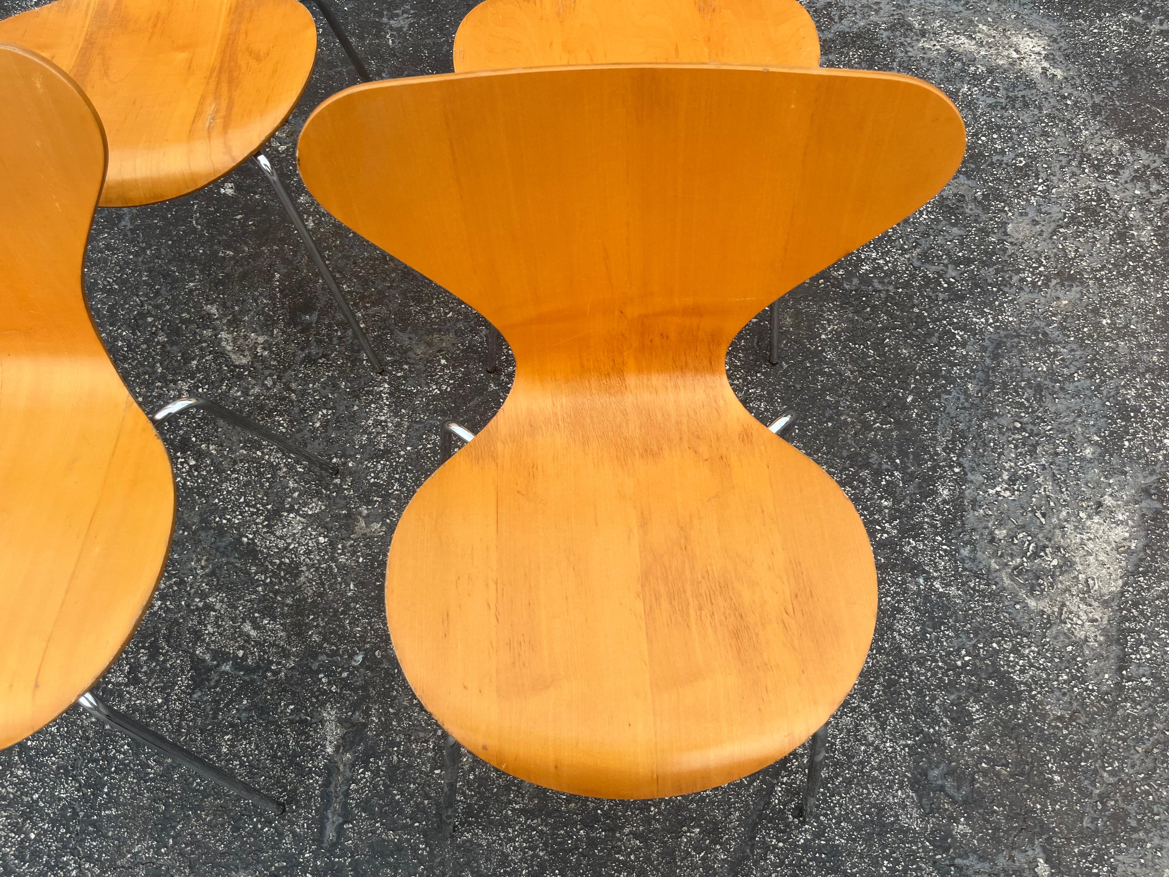 Four Arne Jacobsen Chairs Series 7 for Fritz Hansen 3