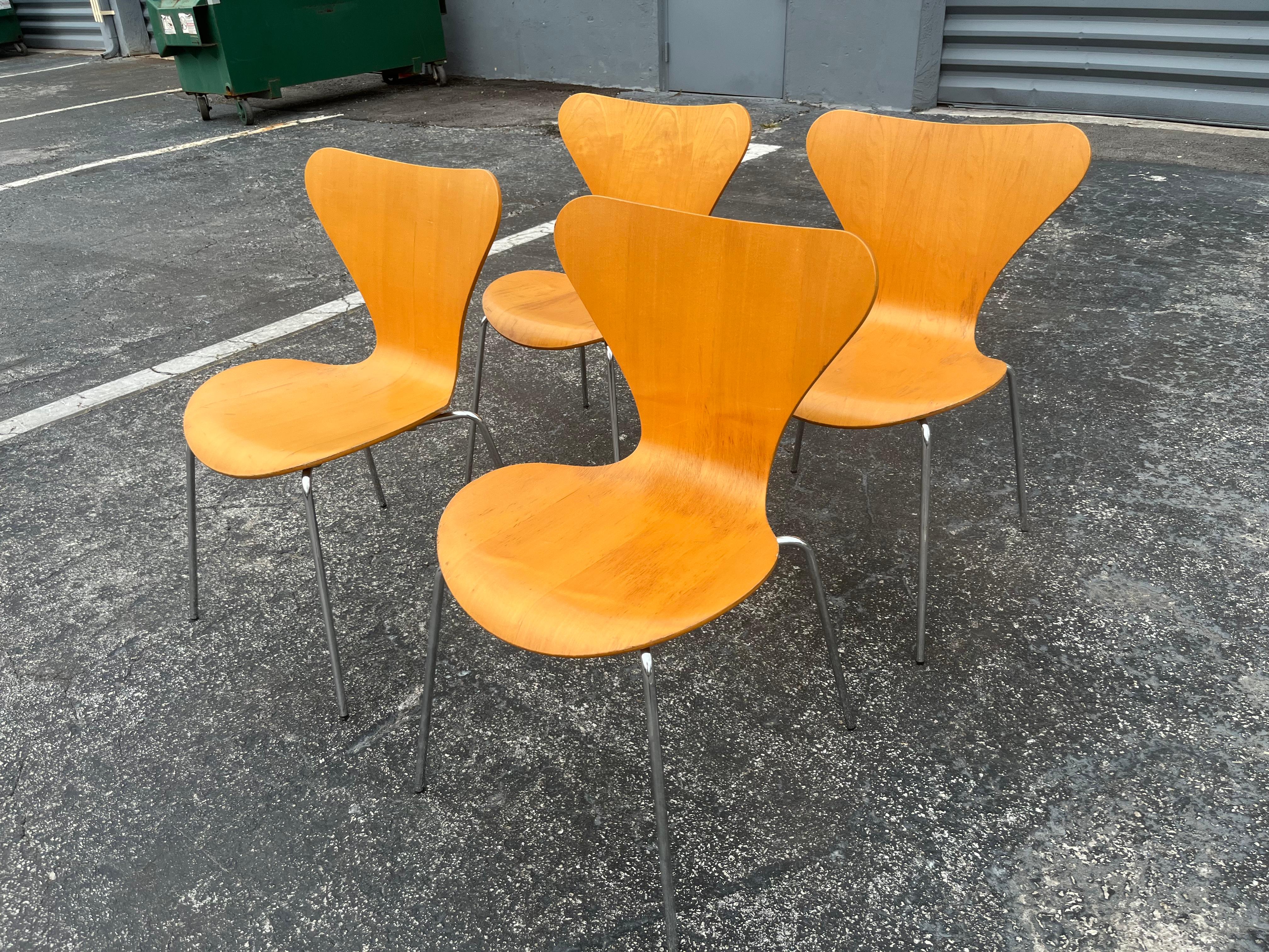 Four original Arne Jacobsen chairs for Fritz Hansen from 1993, chairs have plenty of wear. 
