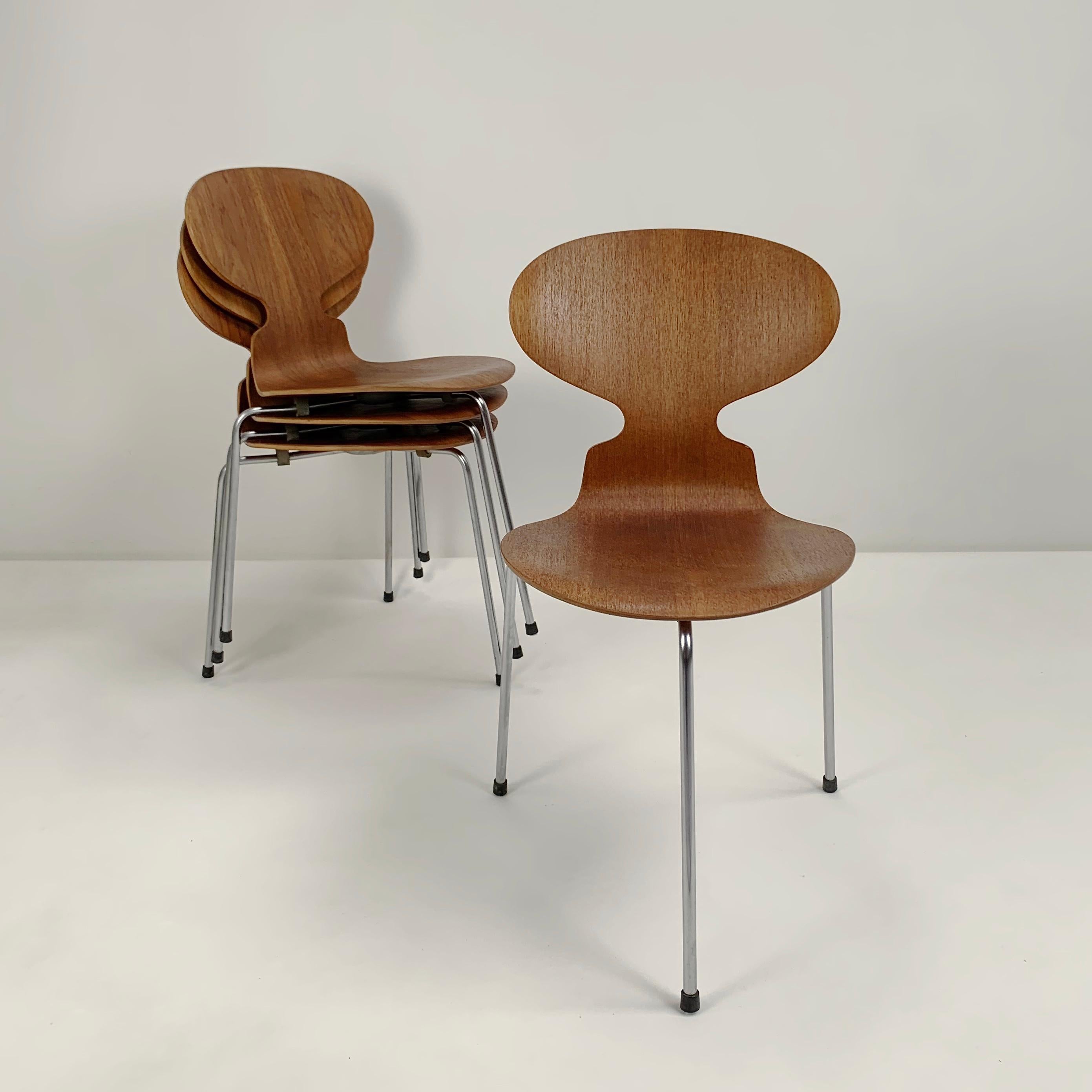  Arne Jacobsen Set Three-Legged Ant Chairs Model 3101, Fritz Hansen, circa 1960. 7