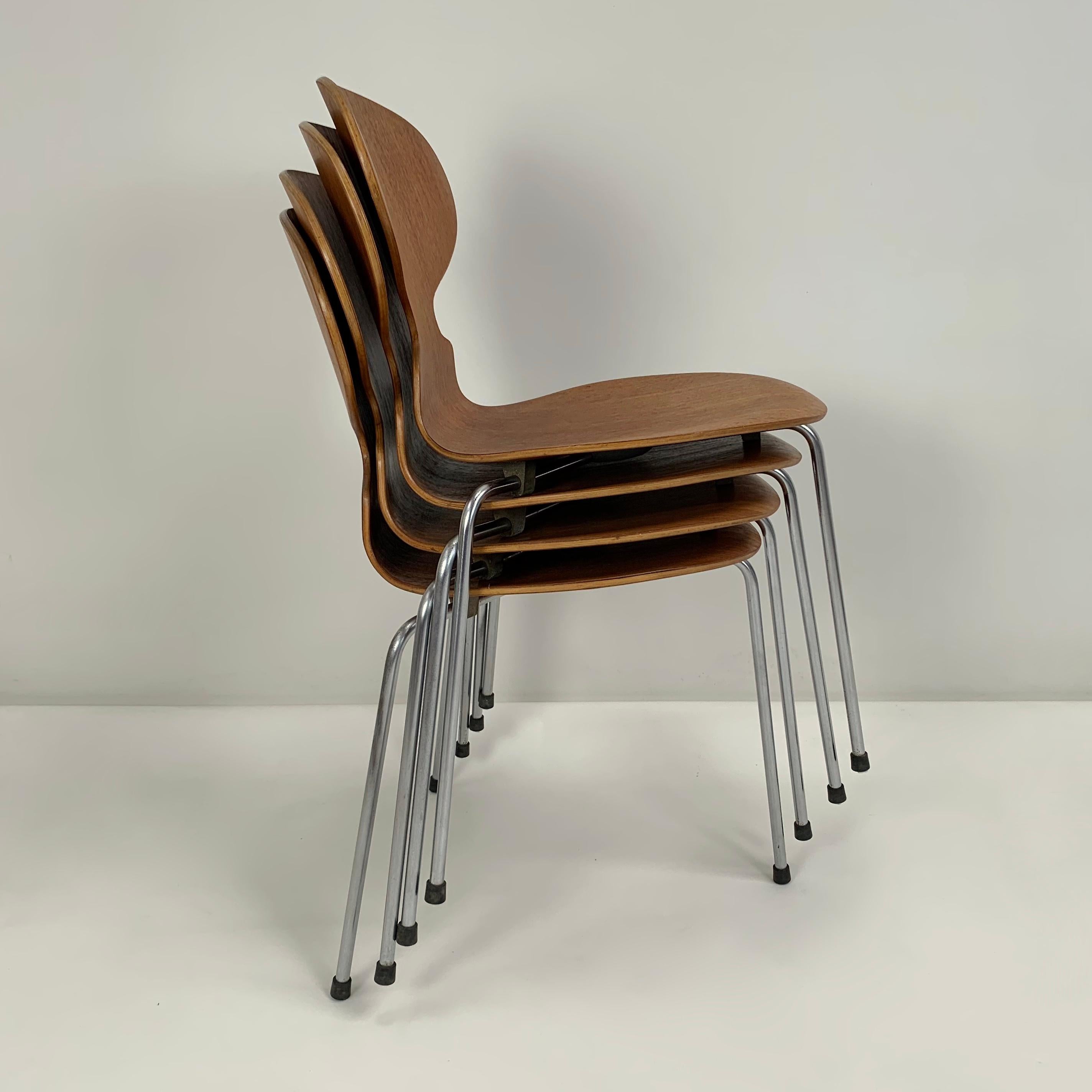  Arne Jacobsen Set Three-Legged Ant Chairs Model 3101, Fritz Hansen, circa 1960. 8
