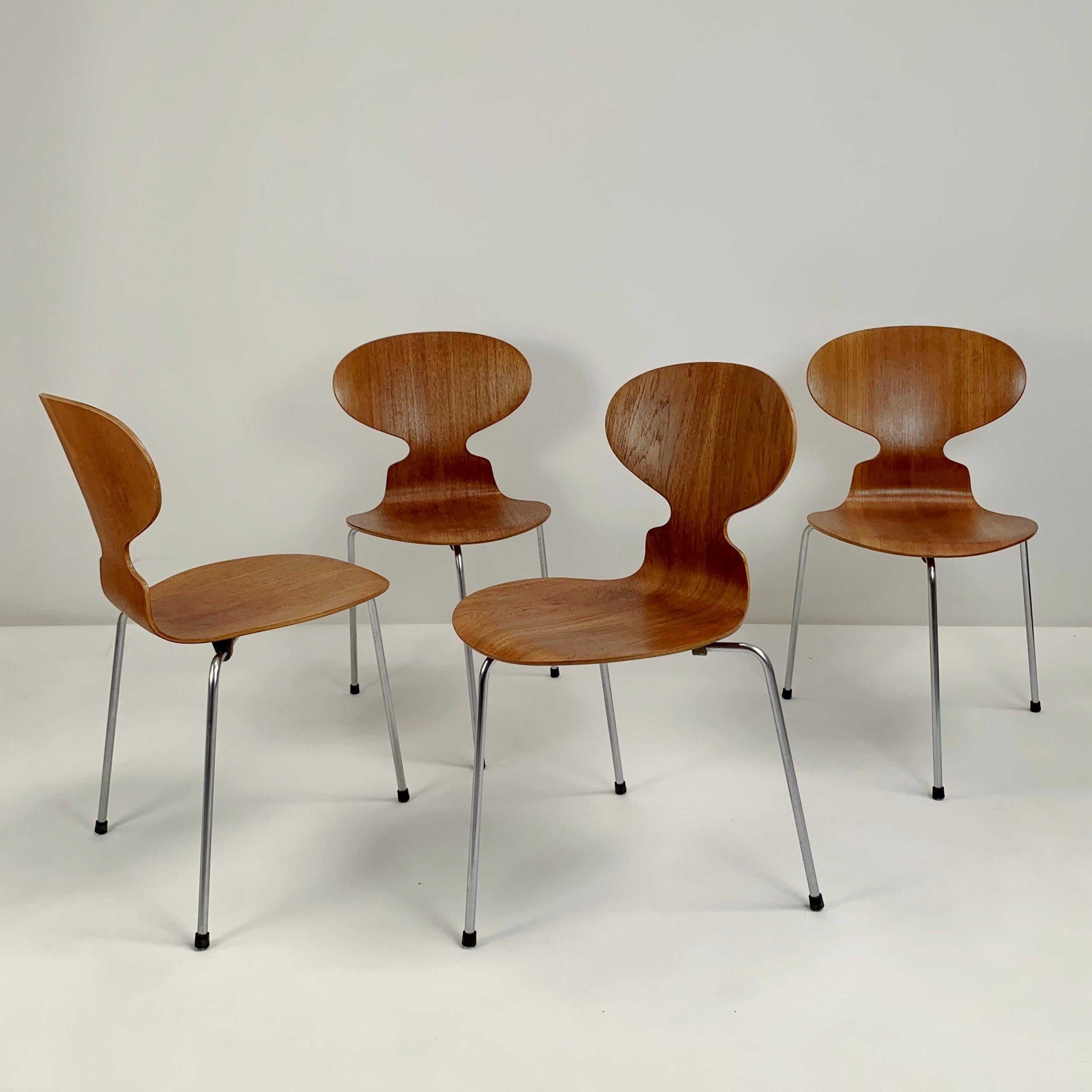 Scandinavian Modern  Arne Jacobsen Set Three-Legged Ant Chairs Model 3101, Fritz Hansen, circa 1960.