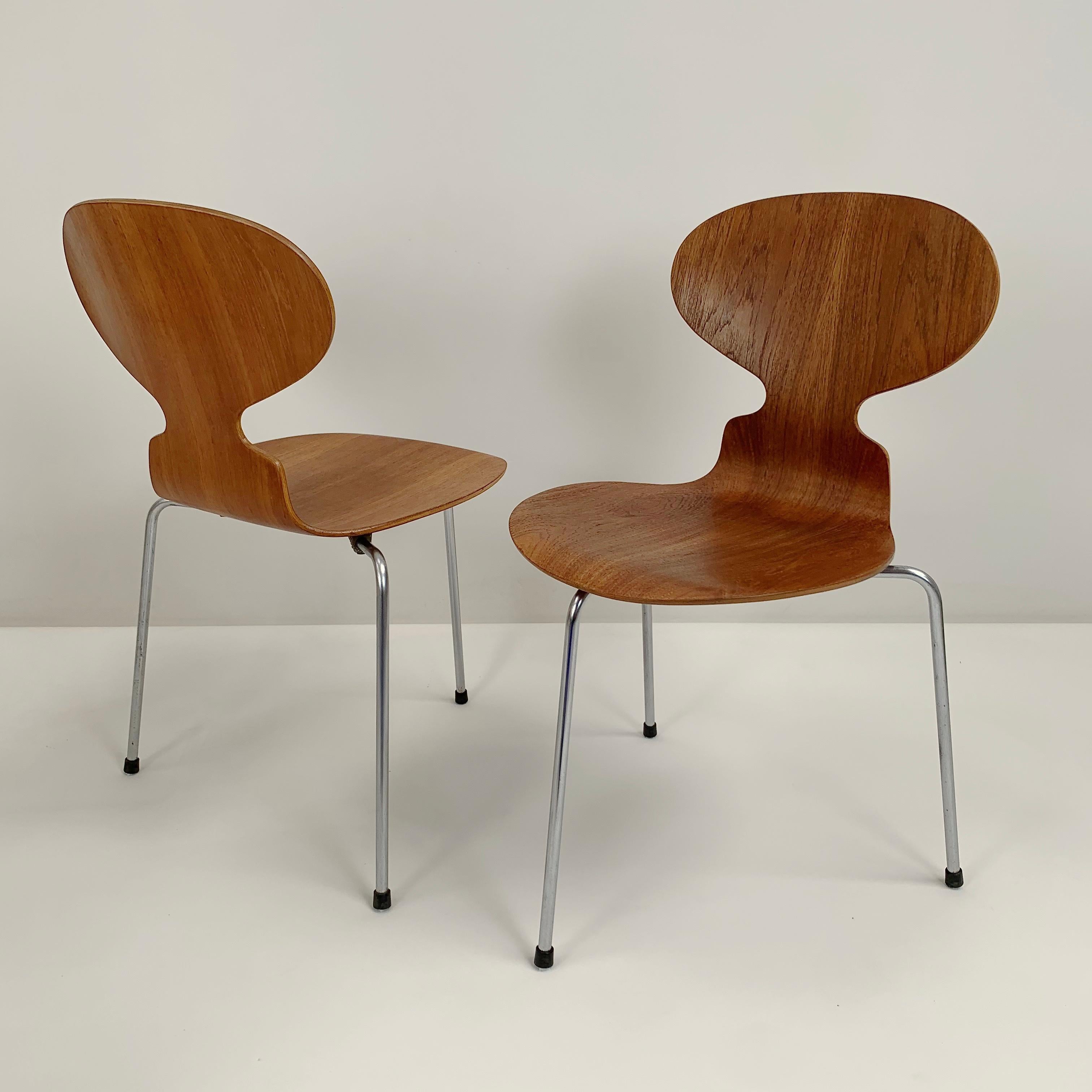 Steel  Arne Jacobsen Set Three-Legged Ant Chairs Model 3101, Fritz Hansen, circa 1960.