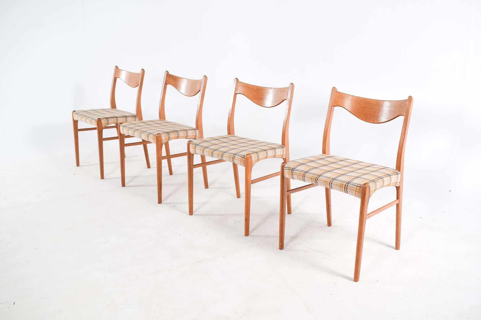 Mid-Century Modern Four Arne Wahl Iversen Gs60 Dining Chairs in Oak for Glyngore Stolefabrik For Sale