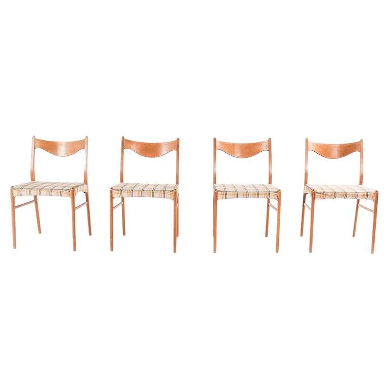 Four Arne Wahl Iversen Gs60 Dining Chairs in Oak for Glyngore Stolefabrik For Sale