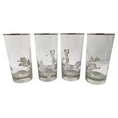 Quatre verres de golf Art Déco à superposition d'argent sur le thème du golf avec une golfeuse