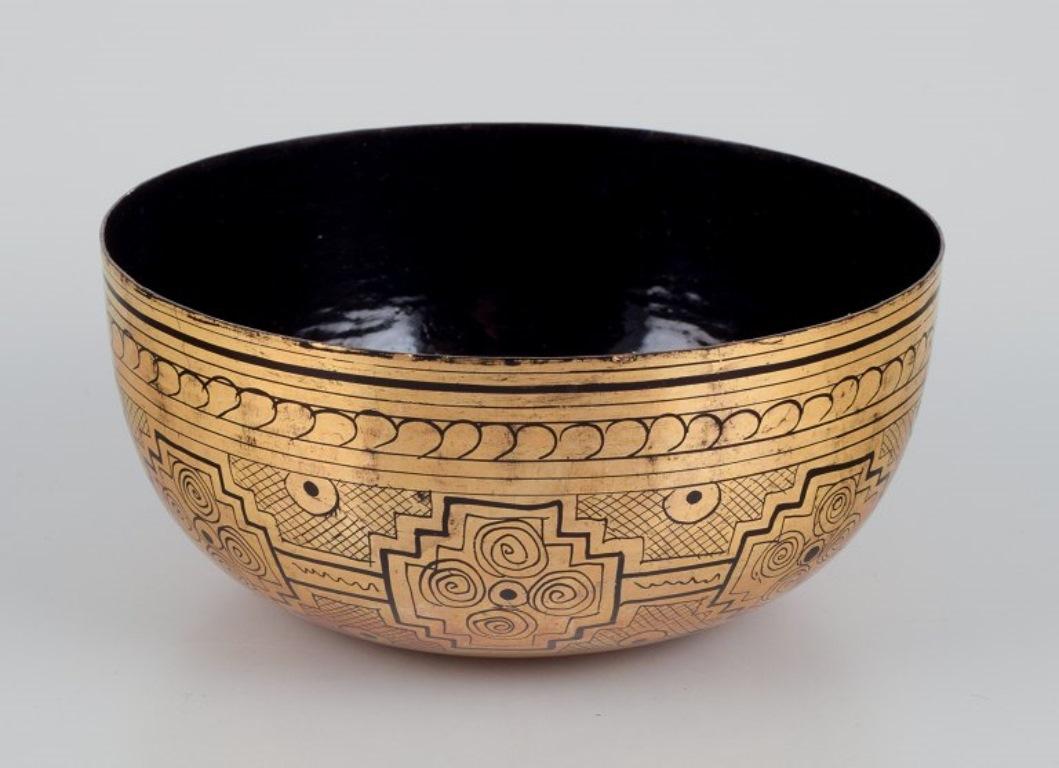 Four Asian bowls made of papier-mâché. Decorated in gold and black with traditional motifs.
First half of the 20th century.
In excellent condition.
Dimensions: D 12.7 cm x H 5.8 cm.