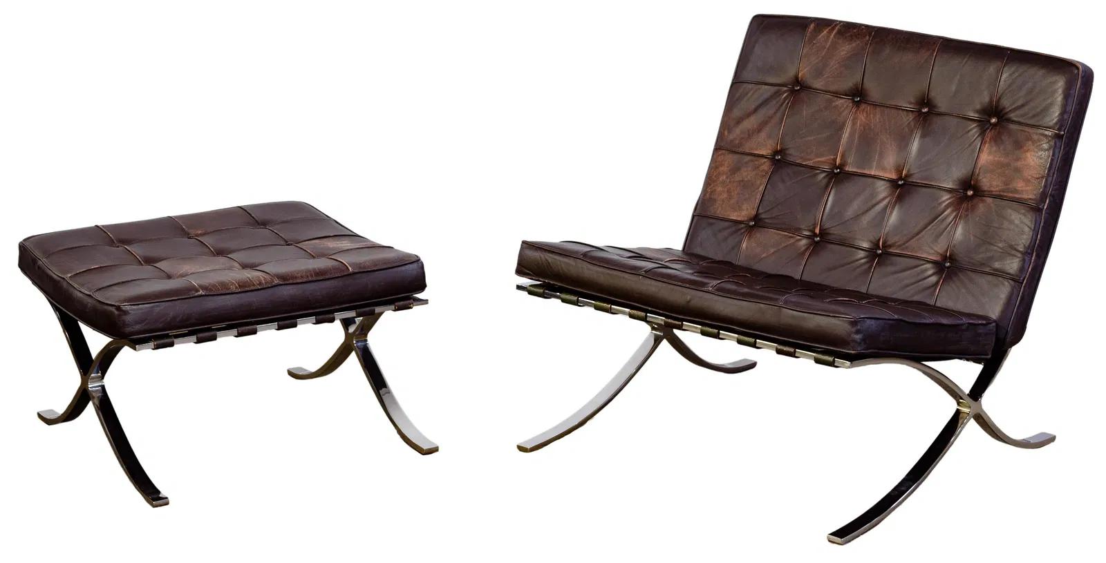 Cuatro sillas y otomanos Barcelona de cromo y cuero de Mies van der Rohe Estilo internacional en venta
