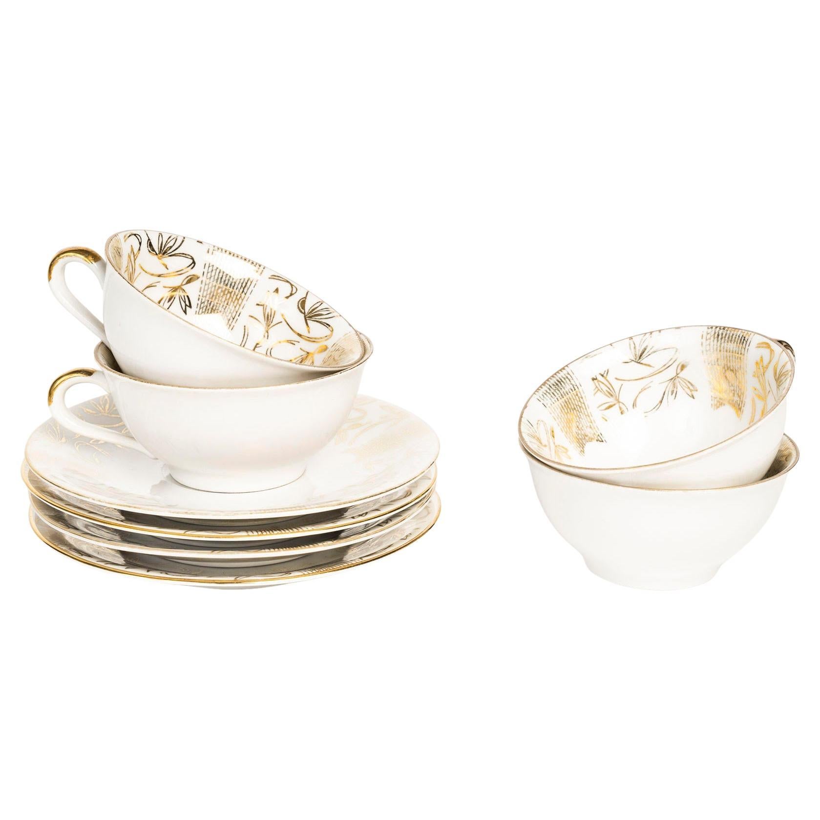 Four Bavarian Porcelain Cups and Saucers, 20th Century.