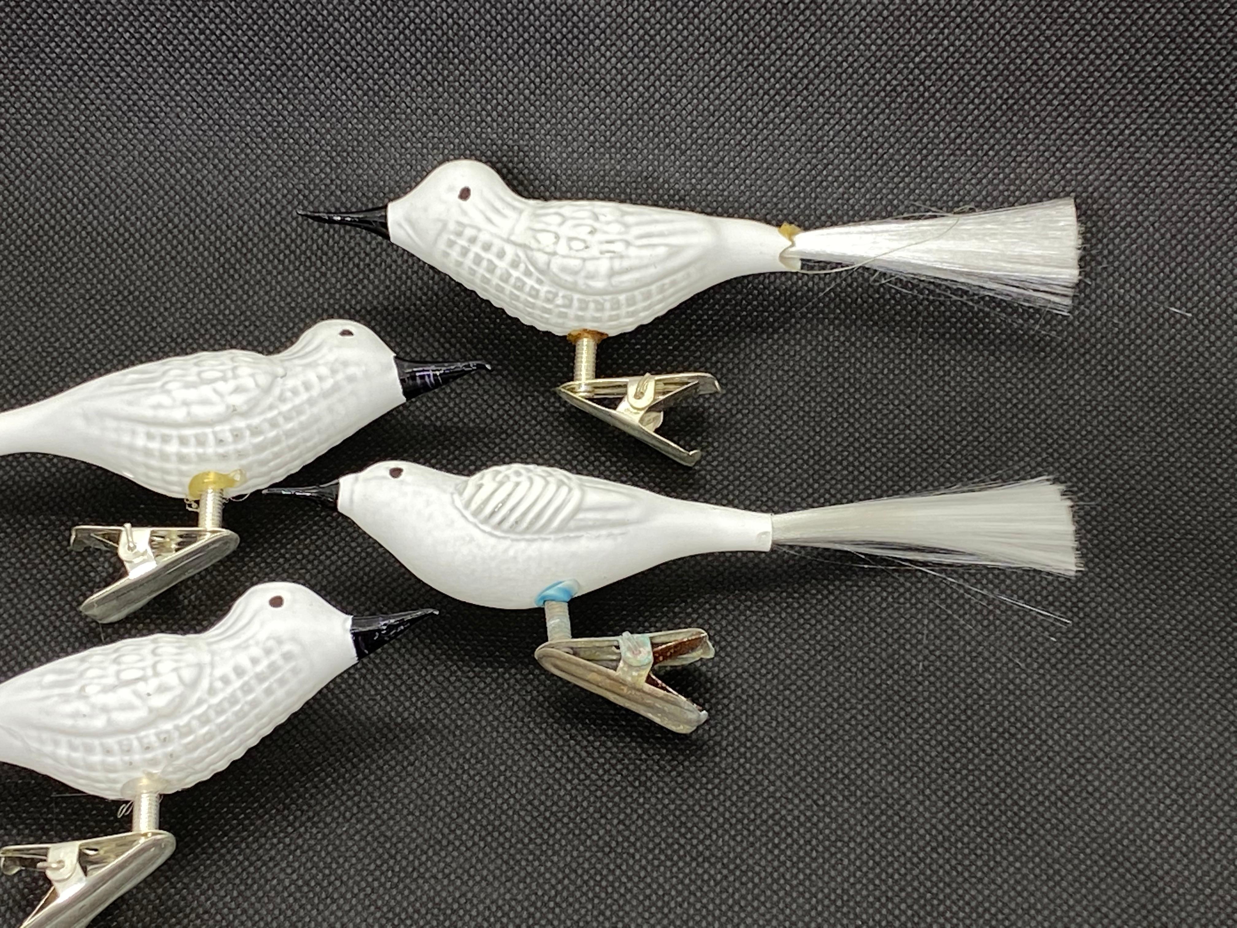 Four Beautiful Glass Bird Christmas Tree Clip-On Ornament, Vintage German, 1950s In Good Condition In Nuernberg, DE