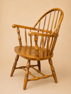Cuatro sillones Windsor vintage de arce rizado con un veteado precioso