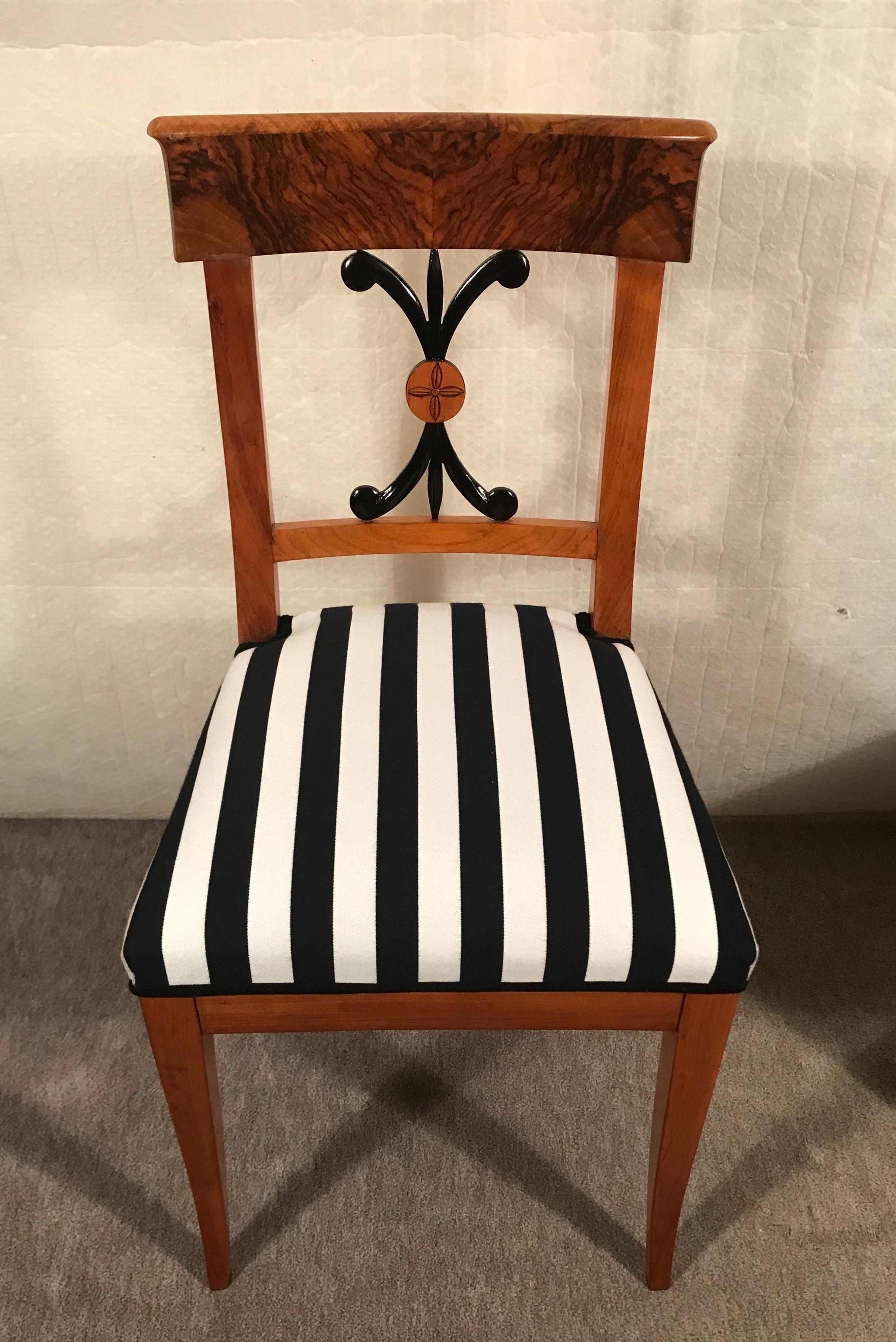 Four Biedermeier Chairs, 1820, Walnut In Good Condition For Sale In Belmont, MA