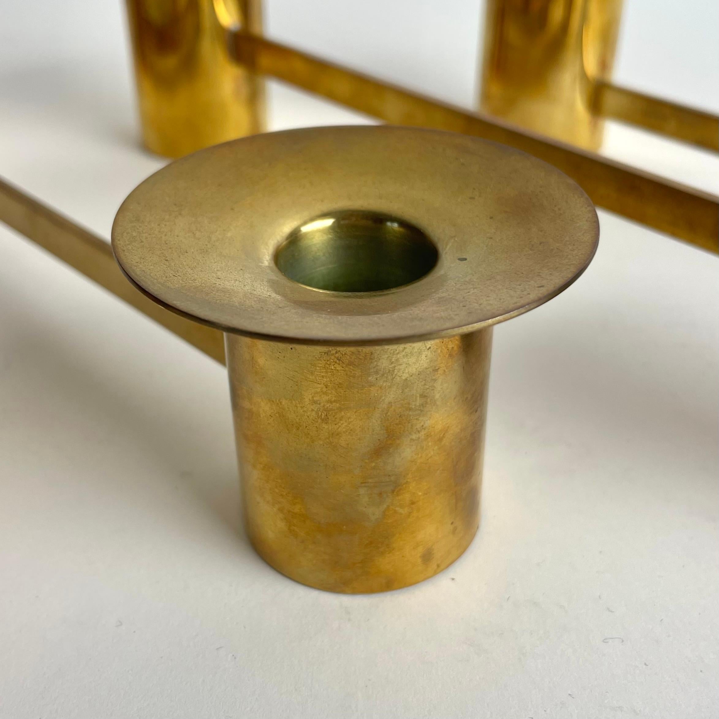 Quattro candelieri in ottone di Sigurd Persson. The Modern Scandinavian Mid-century Modern. in vendita 3