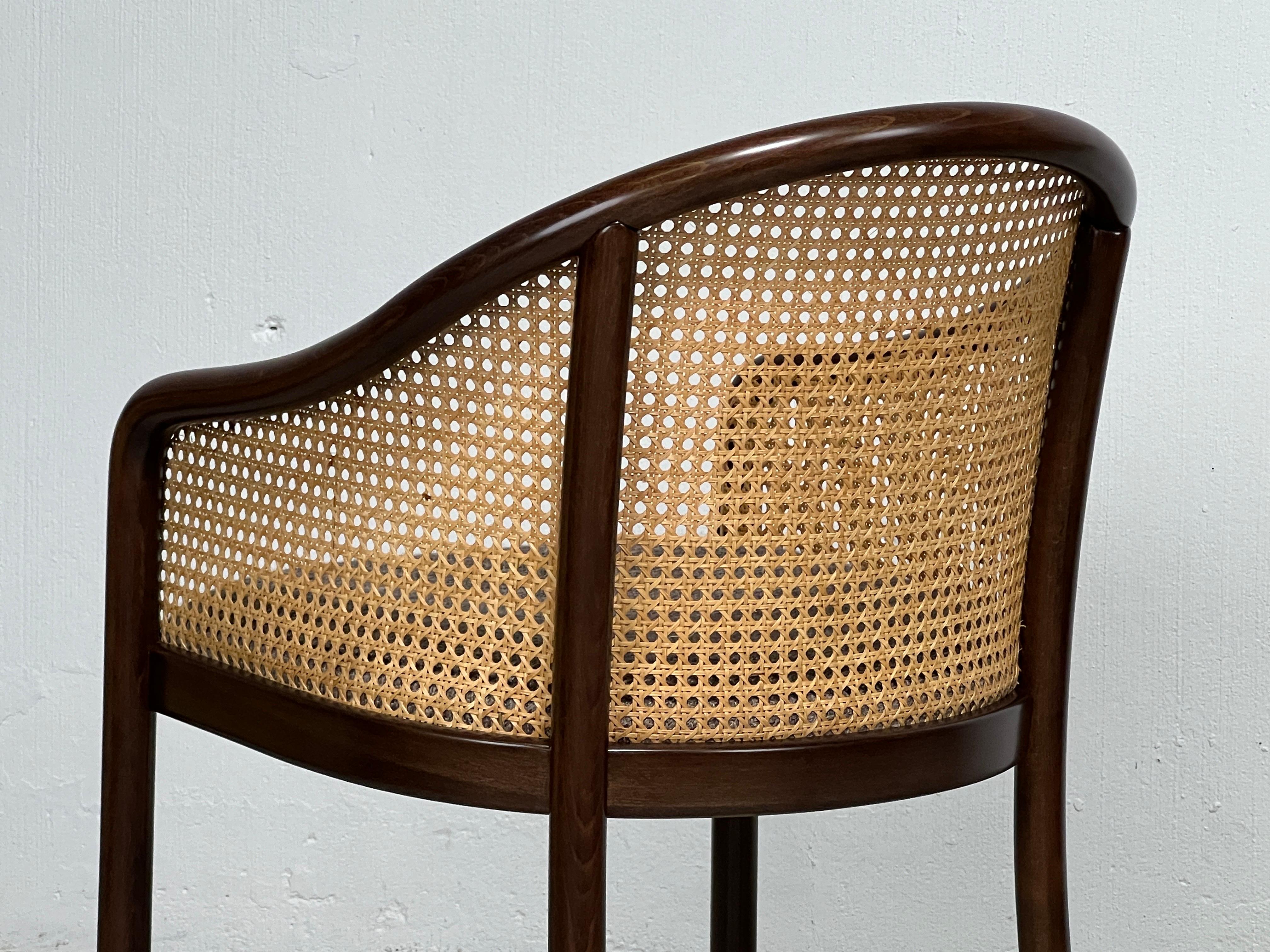 Quatre fauteuils cannés d'après Ward Bennett en vente 2