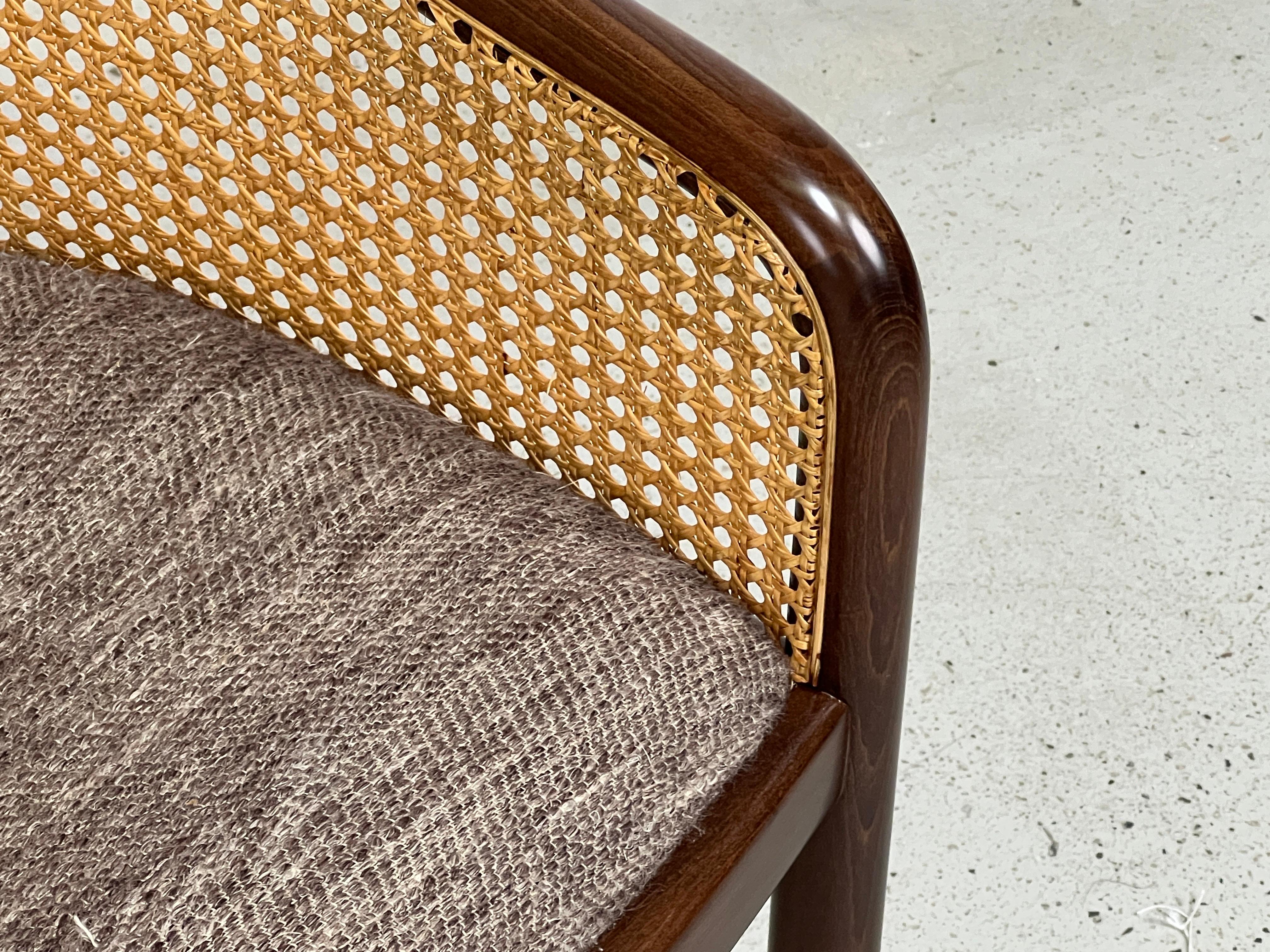 Quatre fauteuils cannés d'après Ward Bennett en vente 3