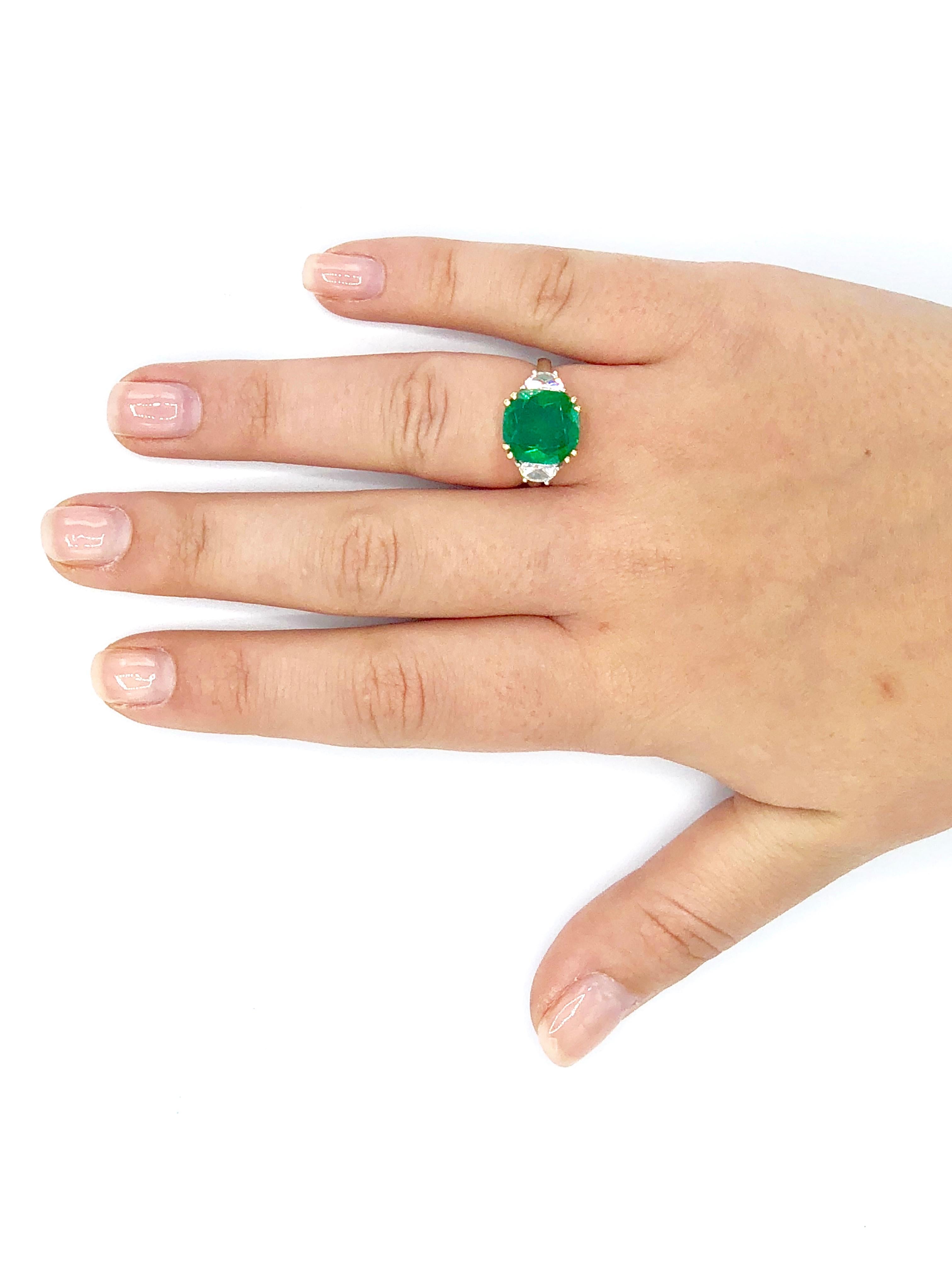 4 Carat Columbian Emerald and Diamond Three-Stone Statement Ring For Sale 1