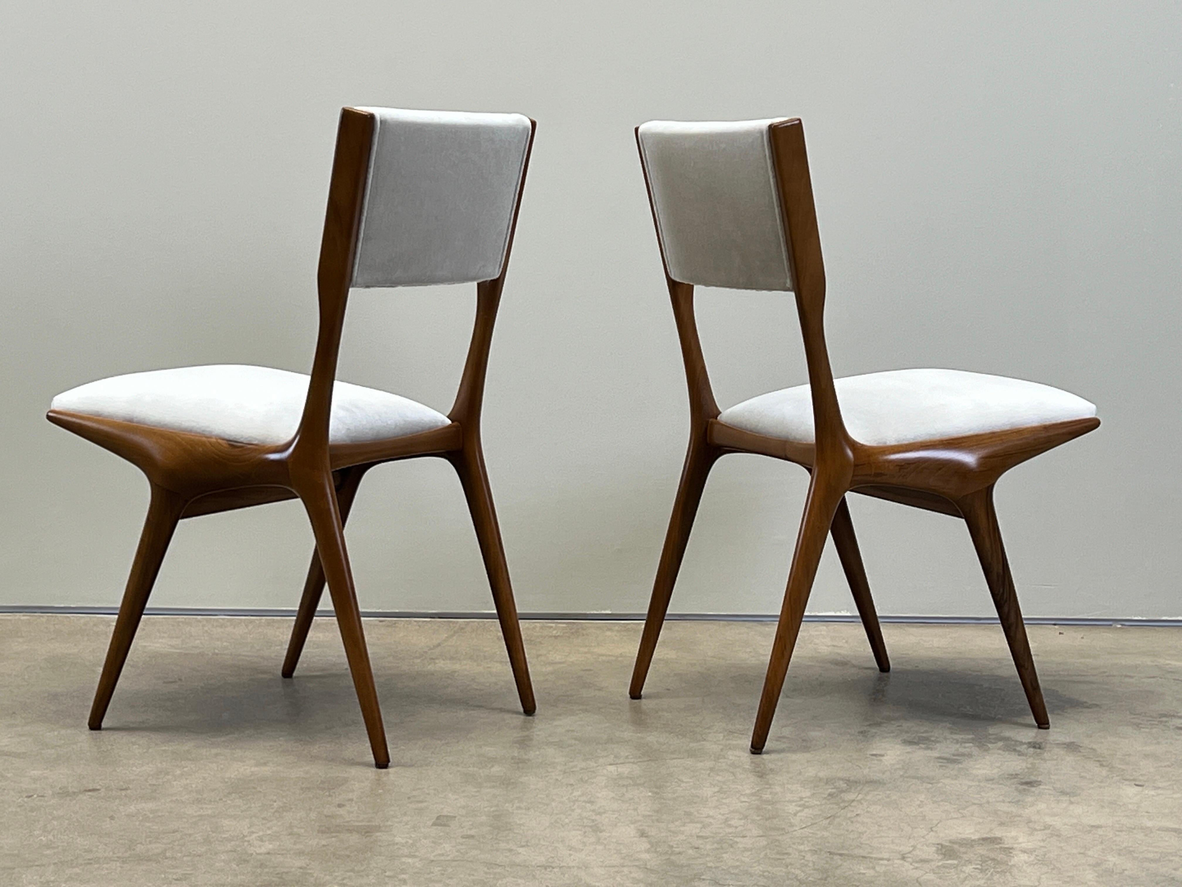 Vier Stühle von Carlo de Carli für Singer and Sons im Angebot 5