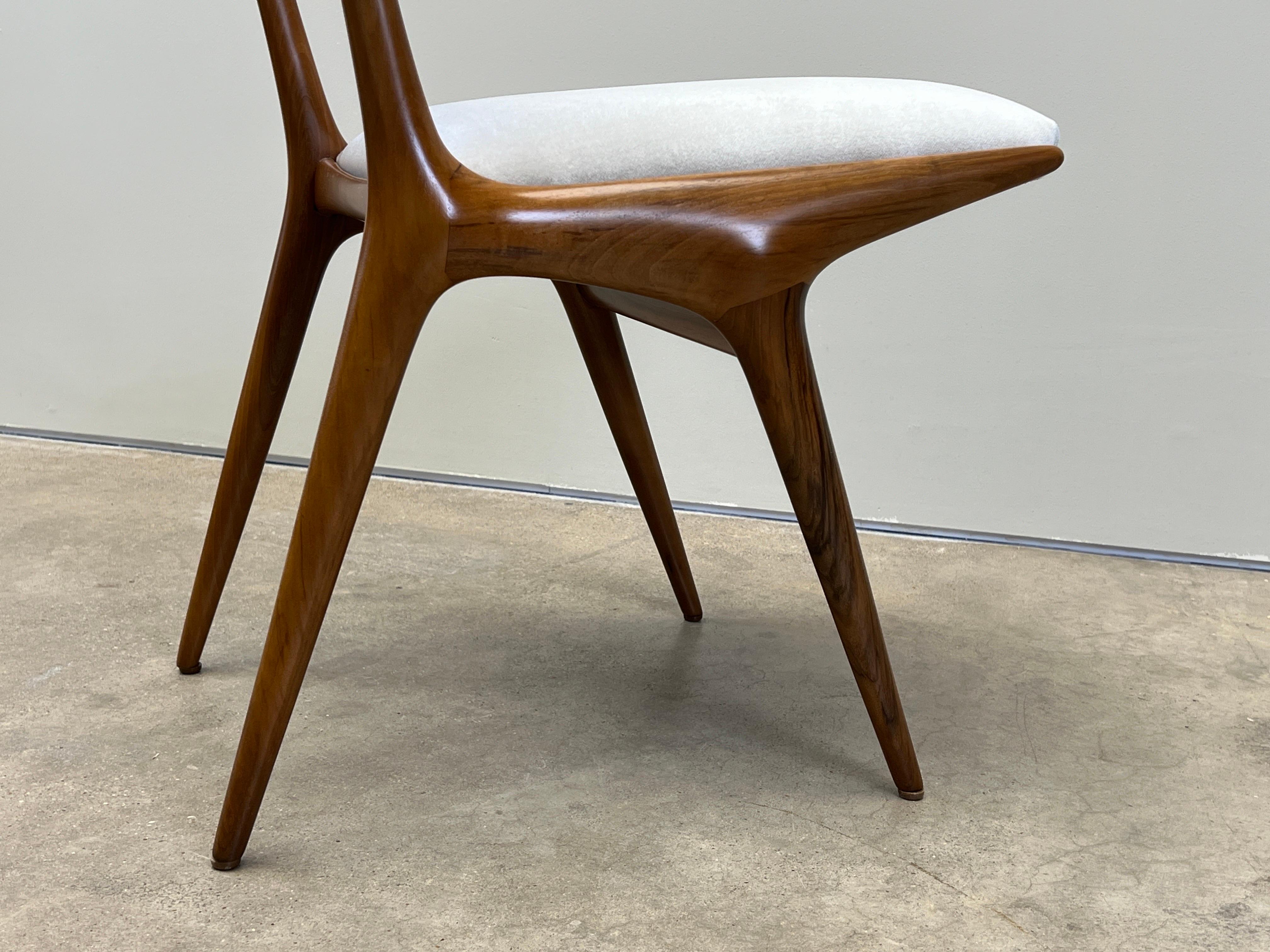 Vier Stühle von Carlo de Carli für Singer and Sons im Angebot 11