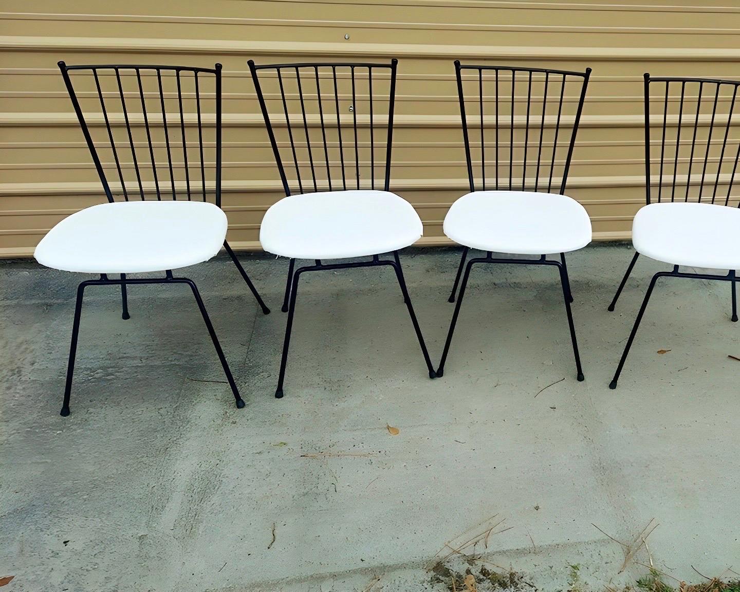 Four Chairs in Lacquered Metal in the Style of Colette Gueden, circa 1960 In Good Condition For Sale In Charleston, SC