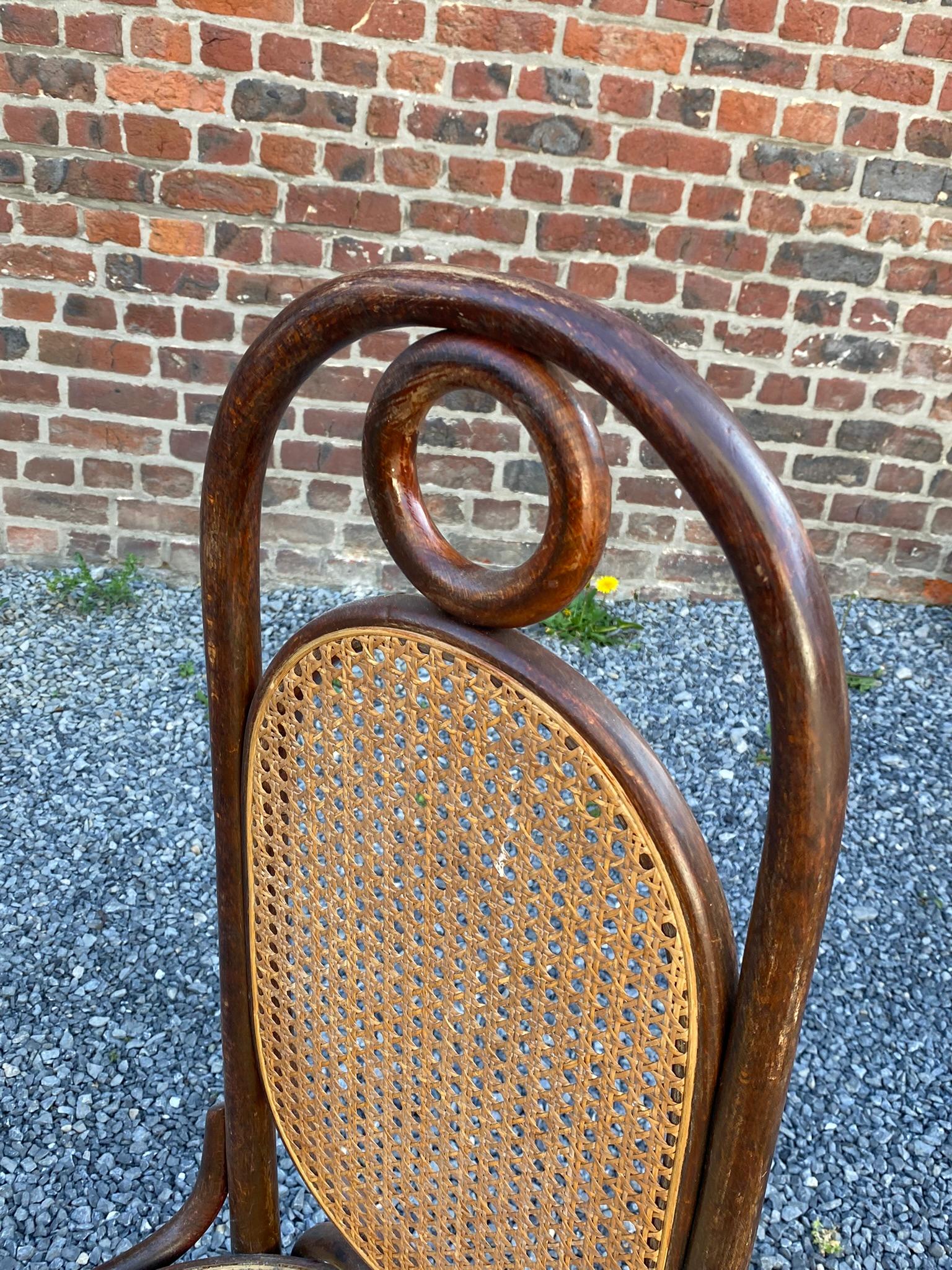 Four Chairs in the Thonet Style, circa 1900 In Good Condition For Sale In Saint-Ouen, FR
