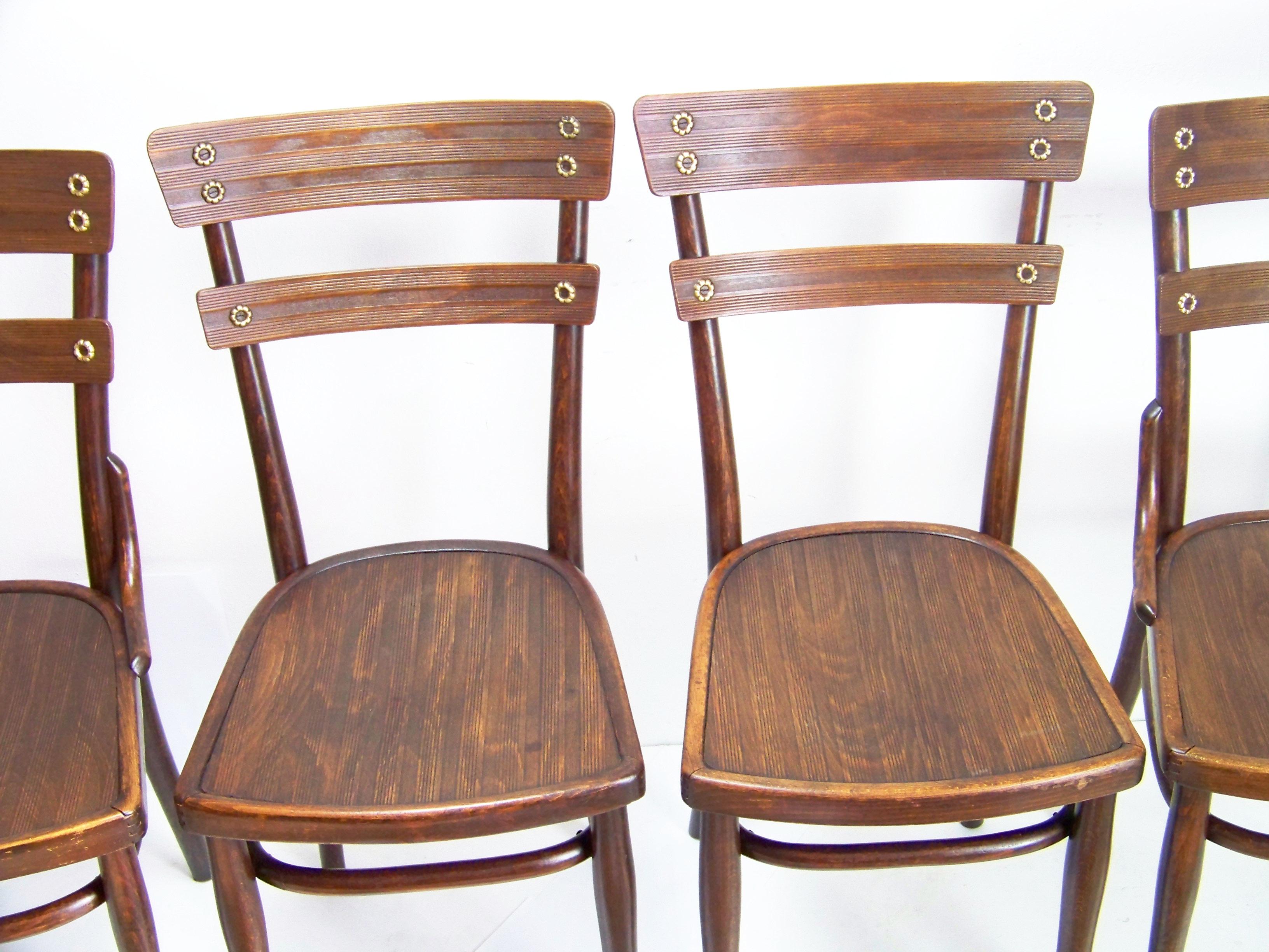 Vier Stühle Thonet Nr.651, seit 1907 (Belle Époque) im Angebot