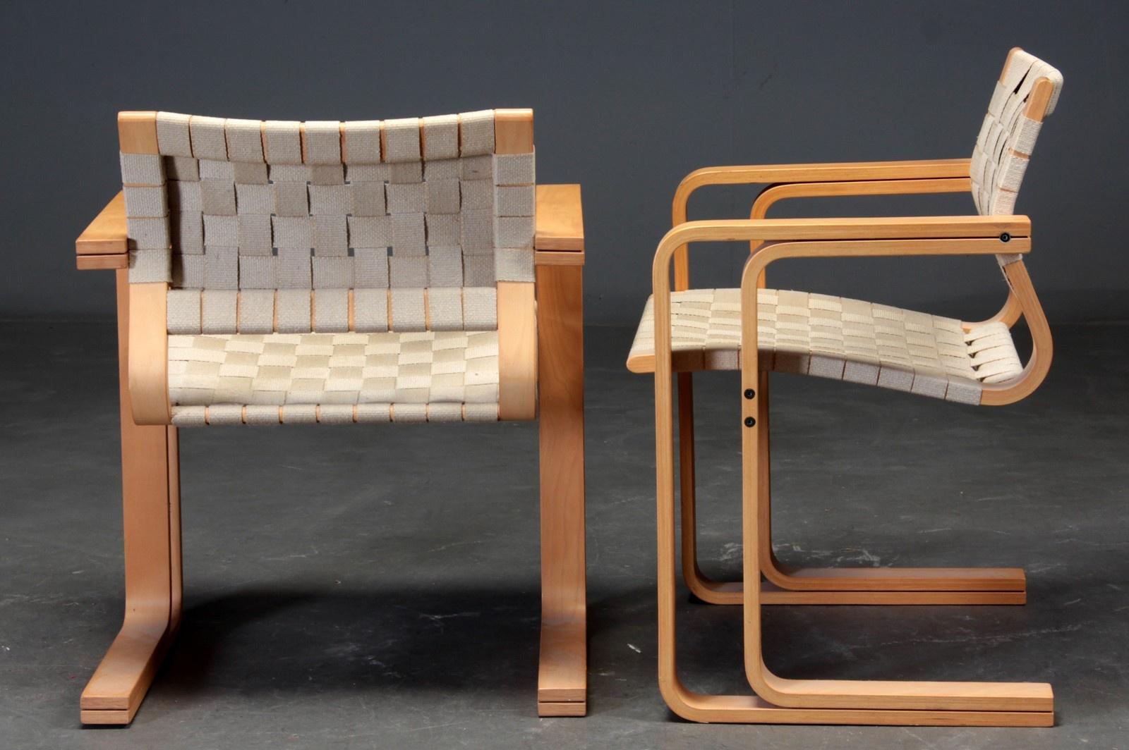 Four chairs with beech armrests by Rud Thygesen and Johnny Sørensen, manufactured by Botium. SH. 44 cm.