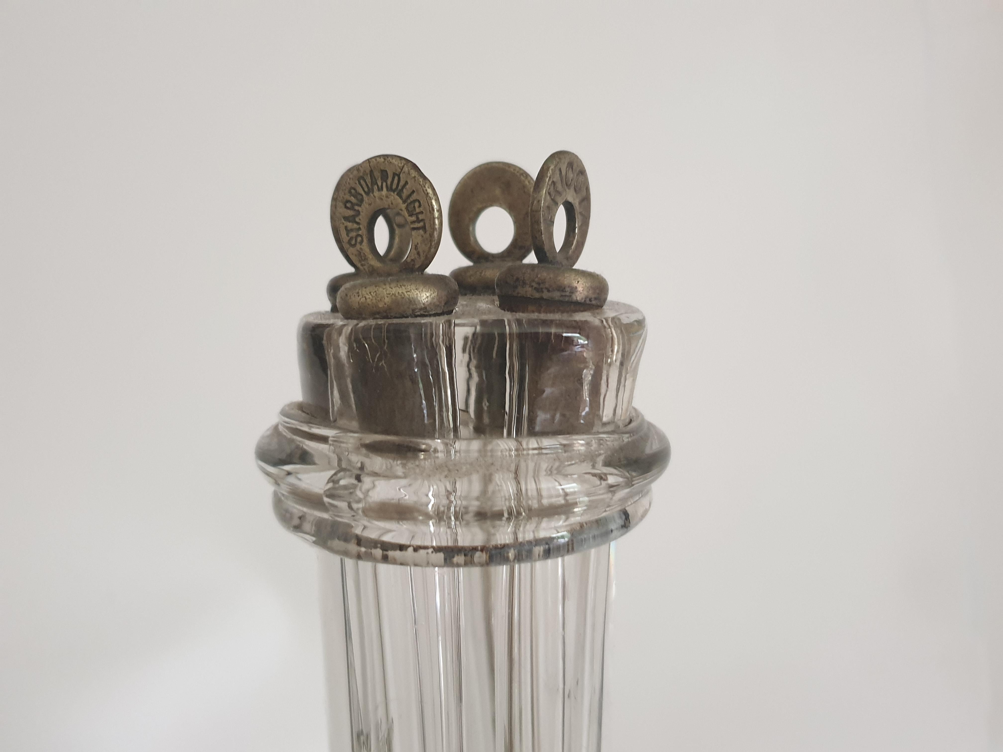 Decanter per liquori a quattro camere con stemma britannico in vendita 4