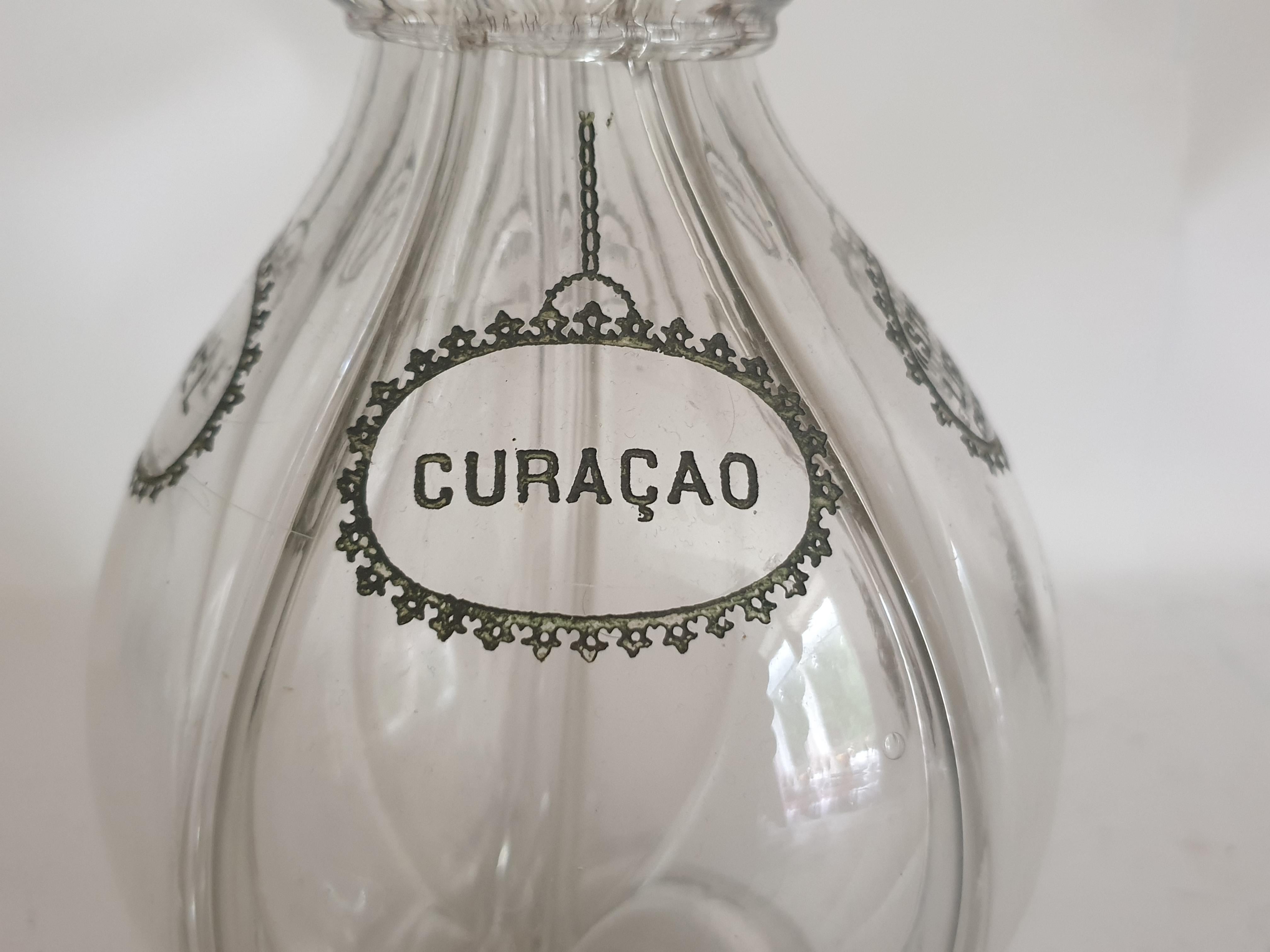 Europeo Decanter per liquori a quattro camere con stemma britannico in vendita