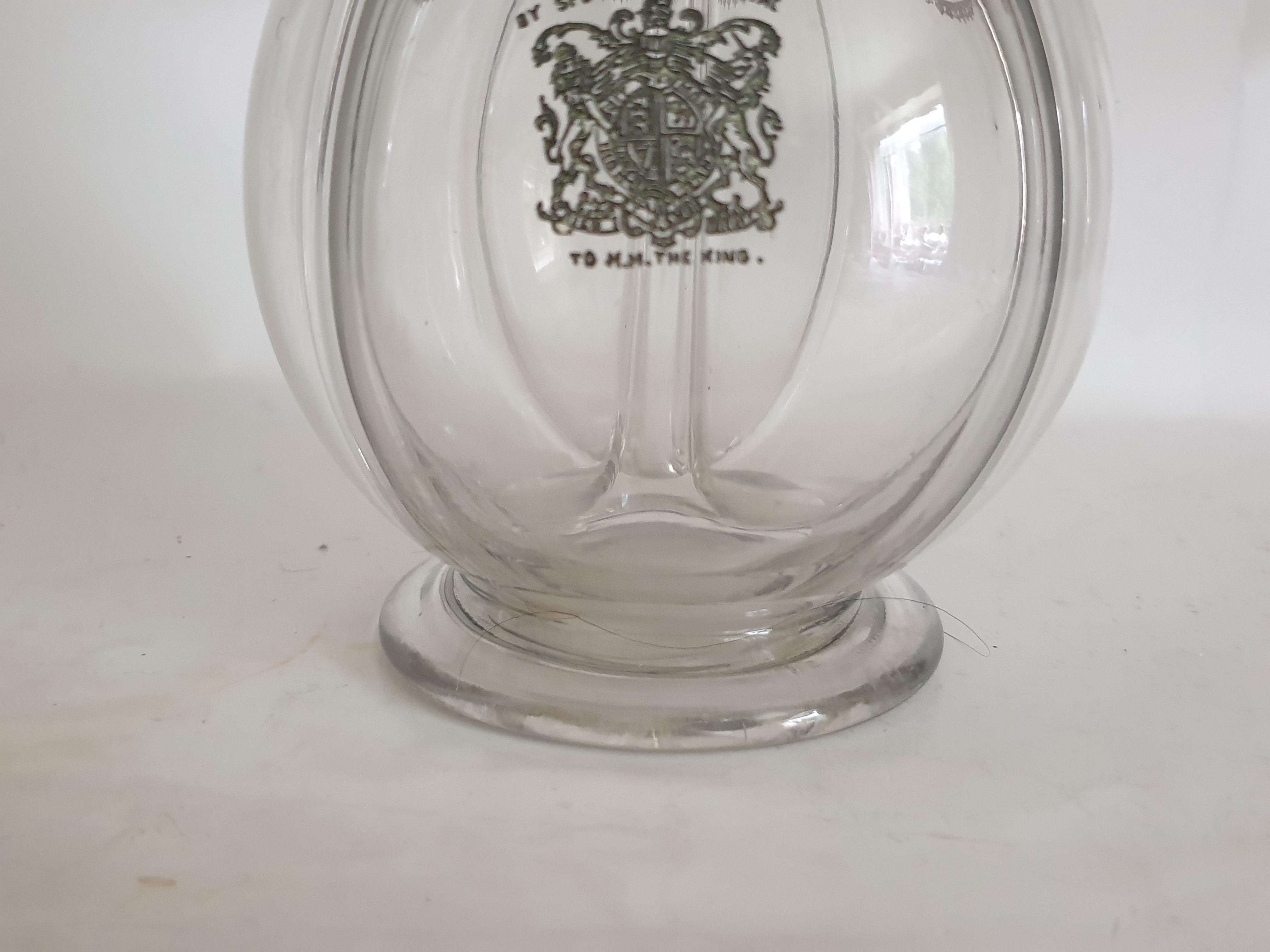 Decanter per liquori a quattro camere con stemma britannico in vendita 1
