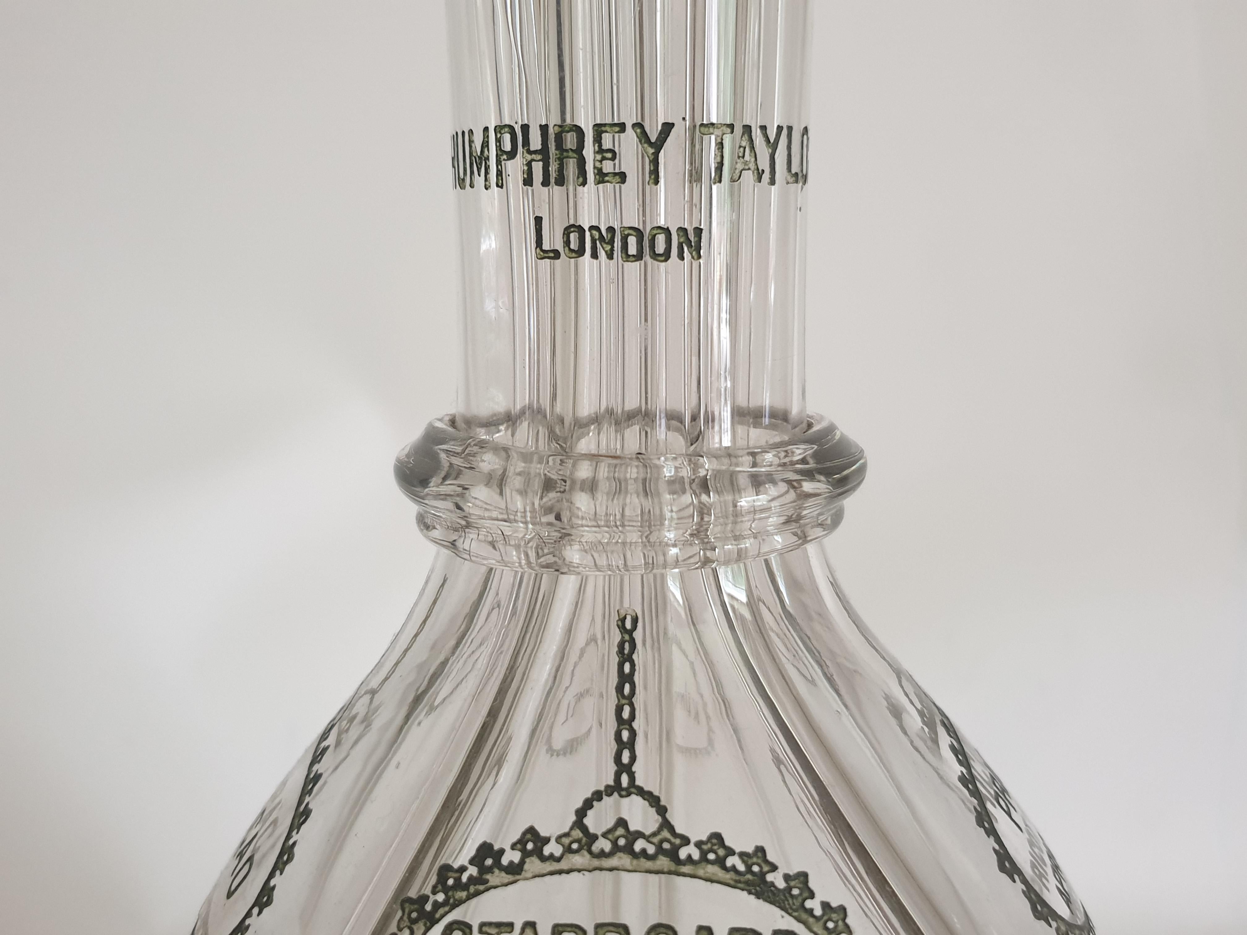 Decanter per liquori a quattro camere con stemma britannico in vendita 2