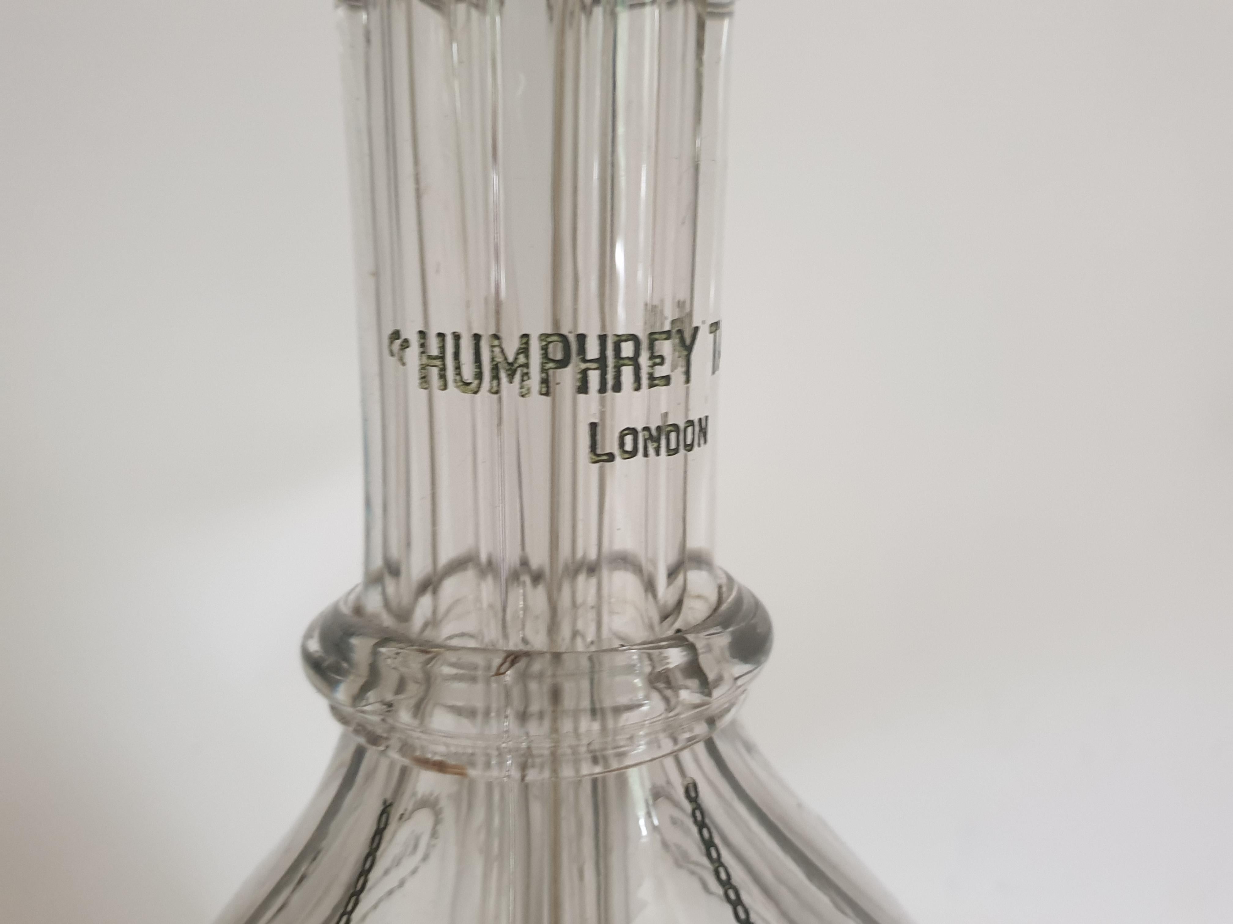 Decanter per liquori a quattro camere con stemma britannico in vendita 3