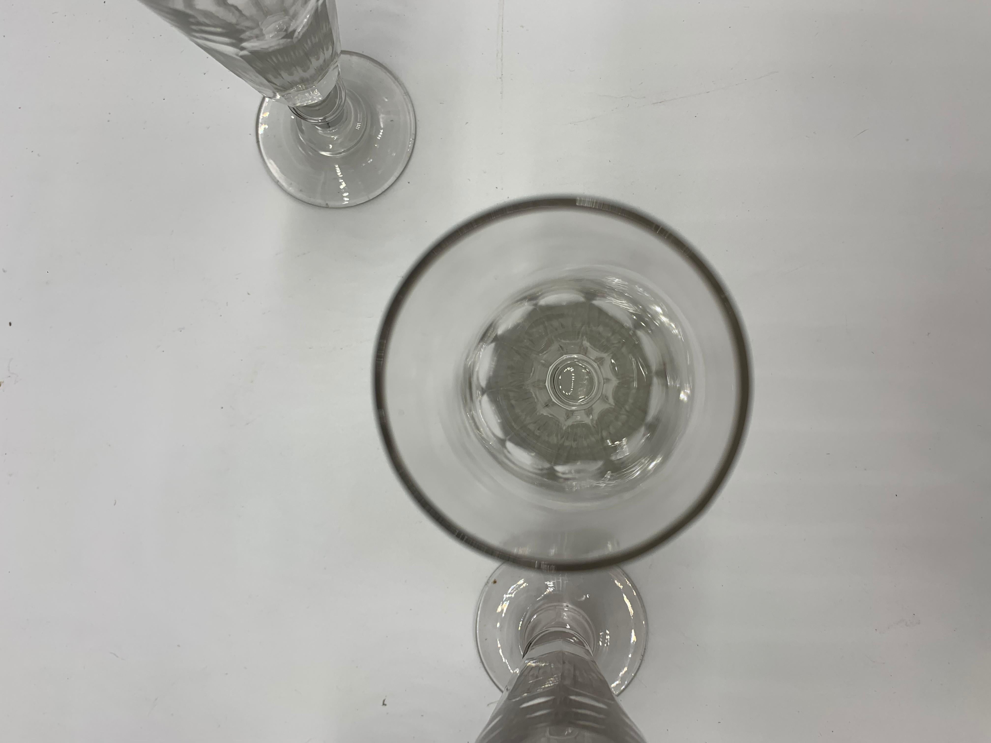 Vier Champagnergläser mundgeblasen 1860 Französisch 1