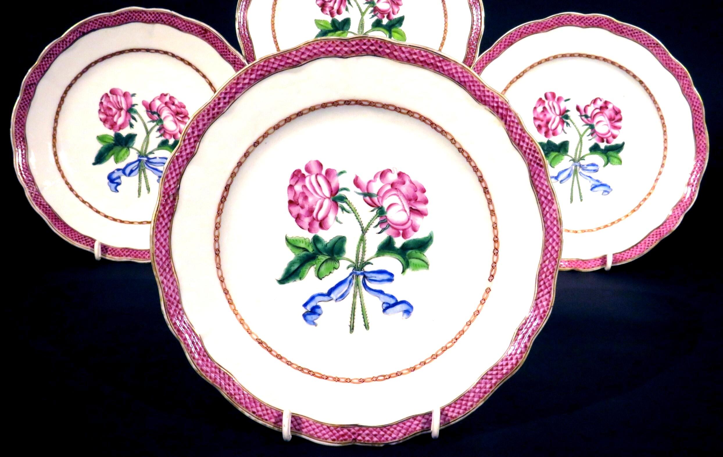 Qing Quatre assiettes botaniques d'exportation chinoise de la Famille Rose, période Qianlong  (1736-1795) en vente