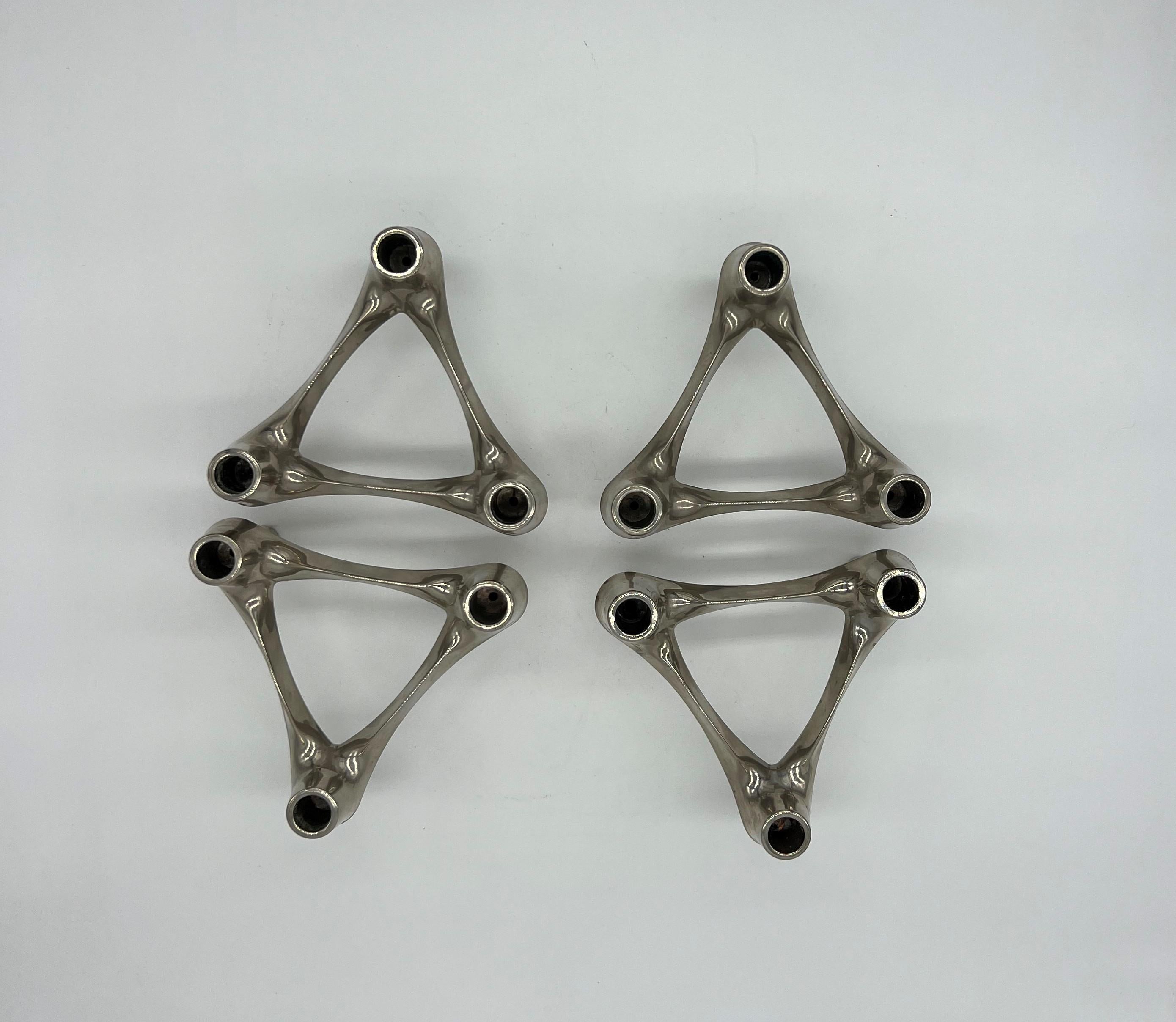 Quatre chandeliers chromés, Fritz Nagel, BMF Allemagne, 1960,
complet 20cm de haut, simple 7cm de haut, ensemble de quatre, bon état.