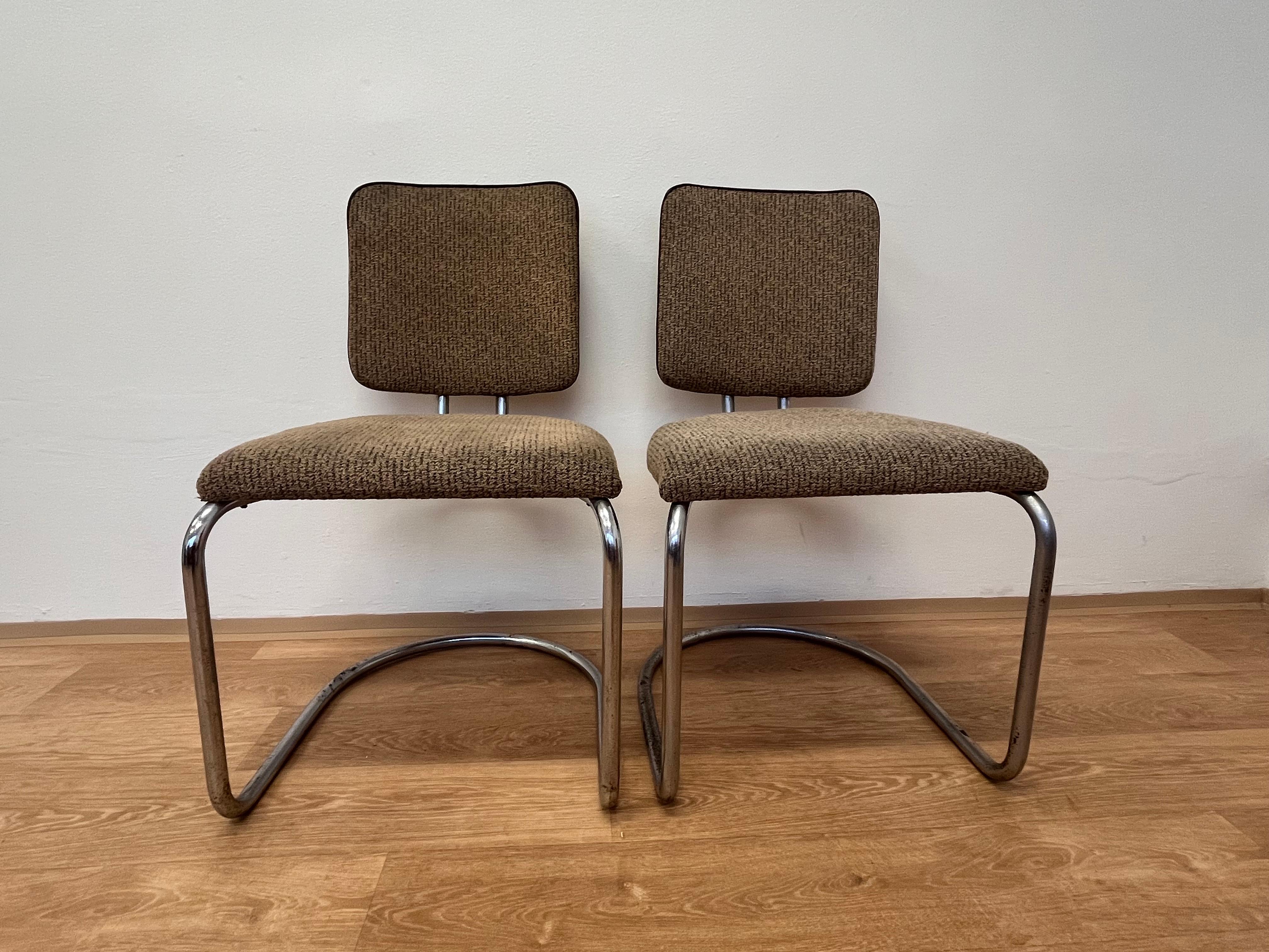 - 1930s
- Designer: Fritz Breuhaus
- maker: marked by maker, see the paper label
- Good, absolutely original condition, upholstery in perfect condition
- chrome in original good condition with patina, profesionally polished
- original screws
- rare