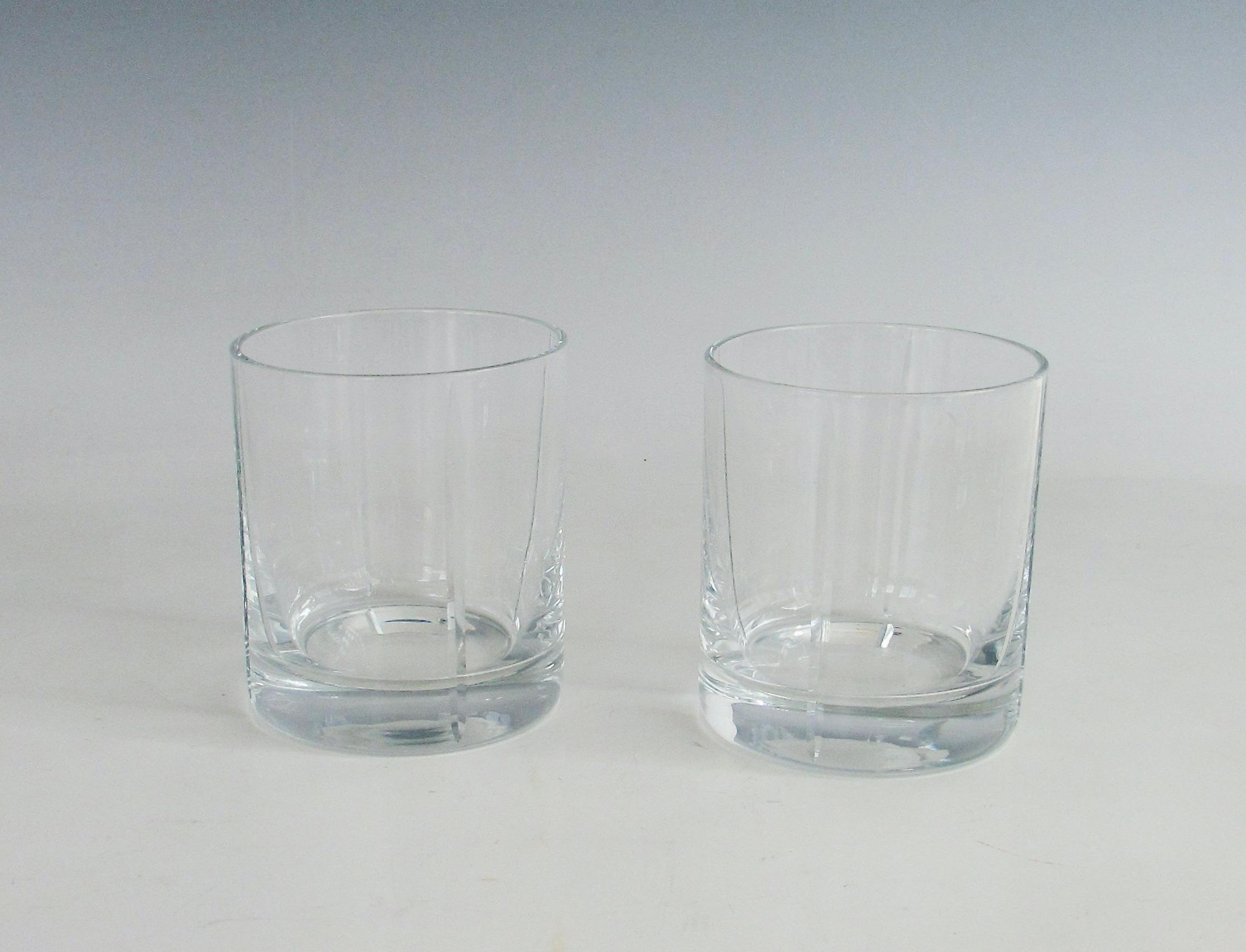 Four  classic whiskey rocks glasses with matching decanter For Sale 4