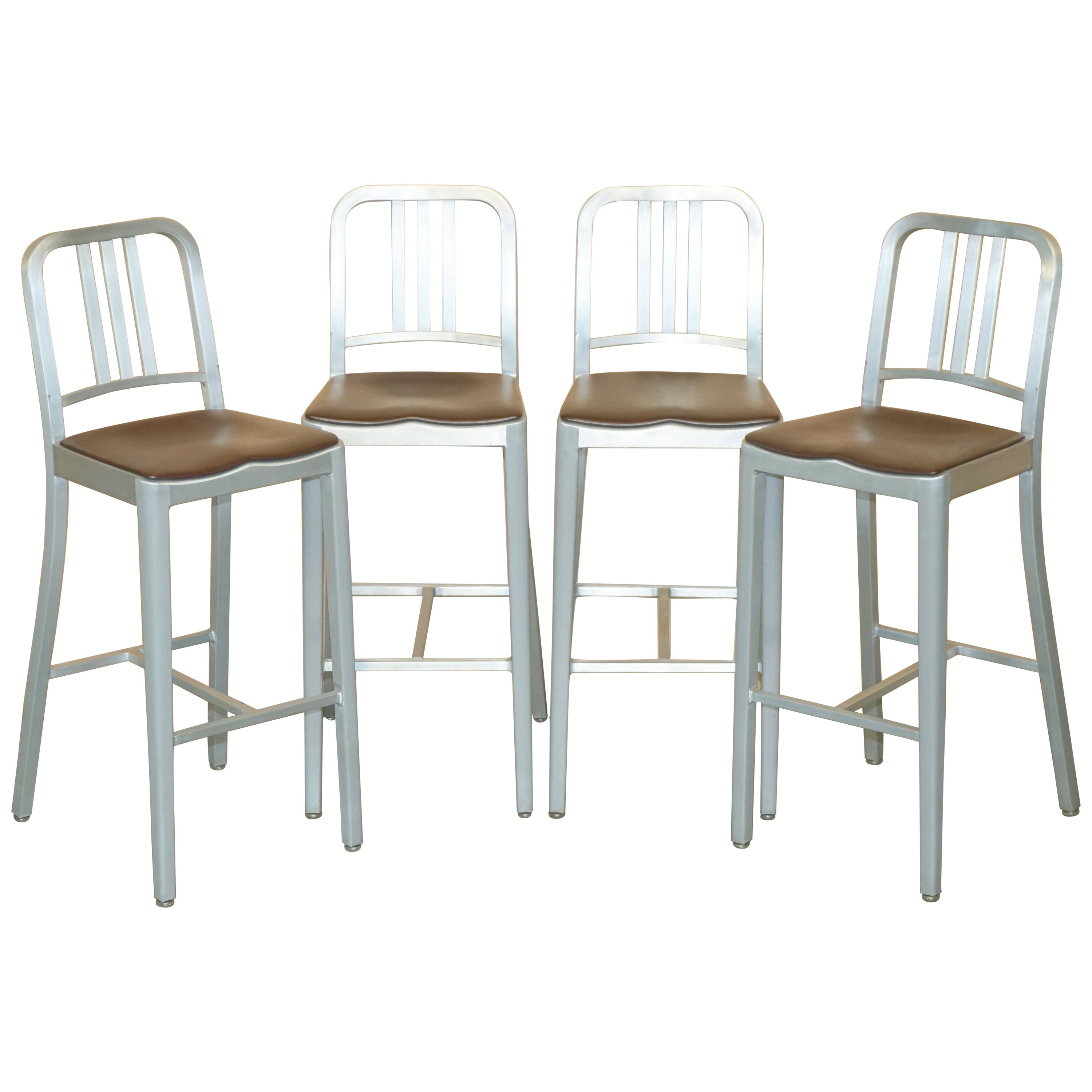 VIER SAMMELBARE VINTAGE EMECO 111 GEBÜRSTETES ALUMINIUM TISCHBARSTÜCKE