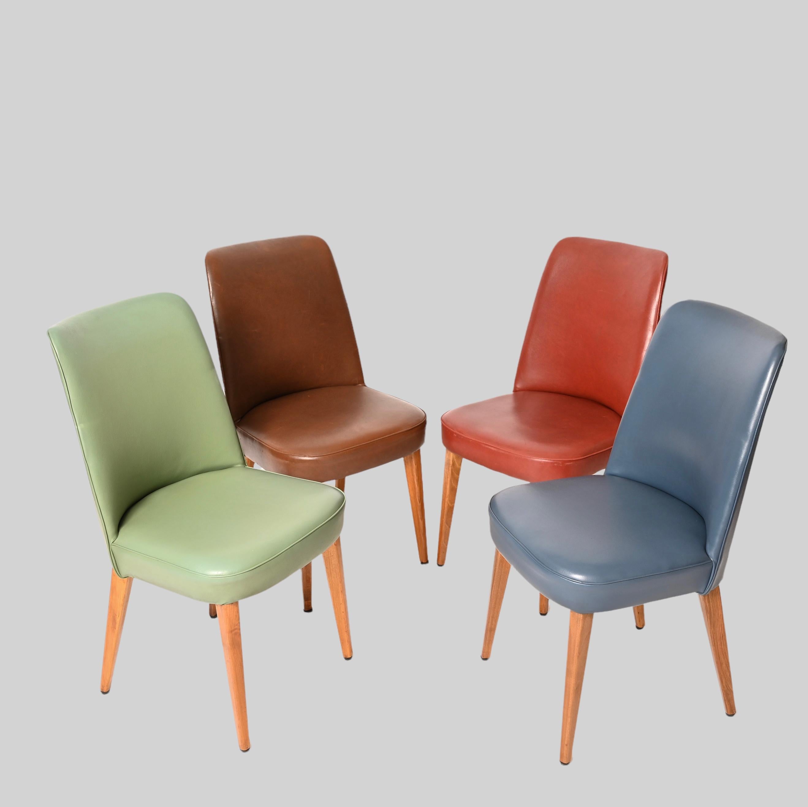 Four Colored Leather Chairs from the 1950s by Anonima Castelli Italy In Good Condition For Sale In Roma, IT